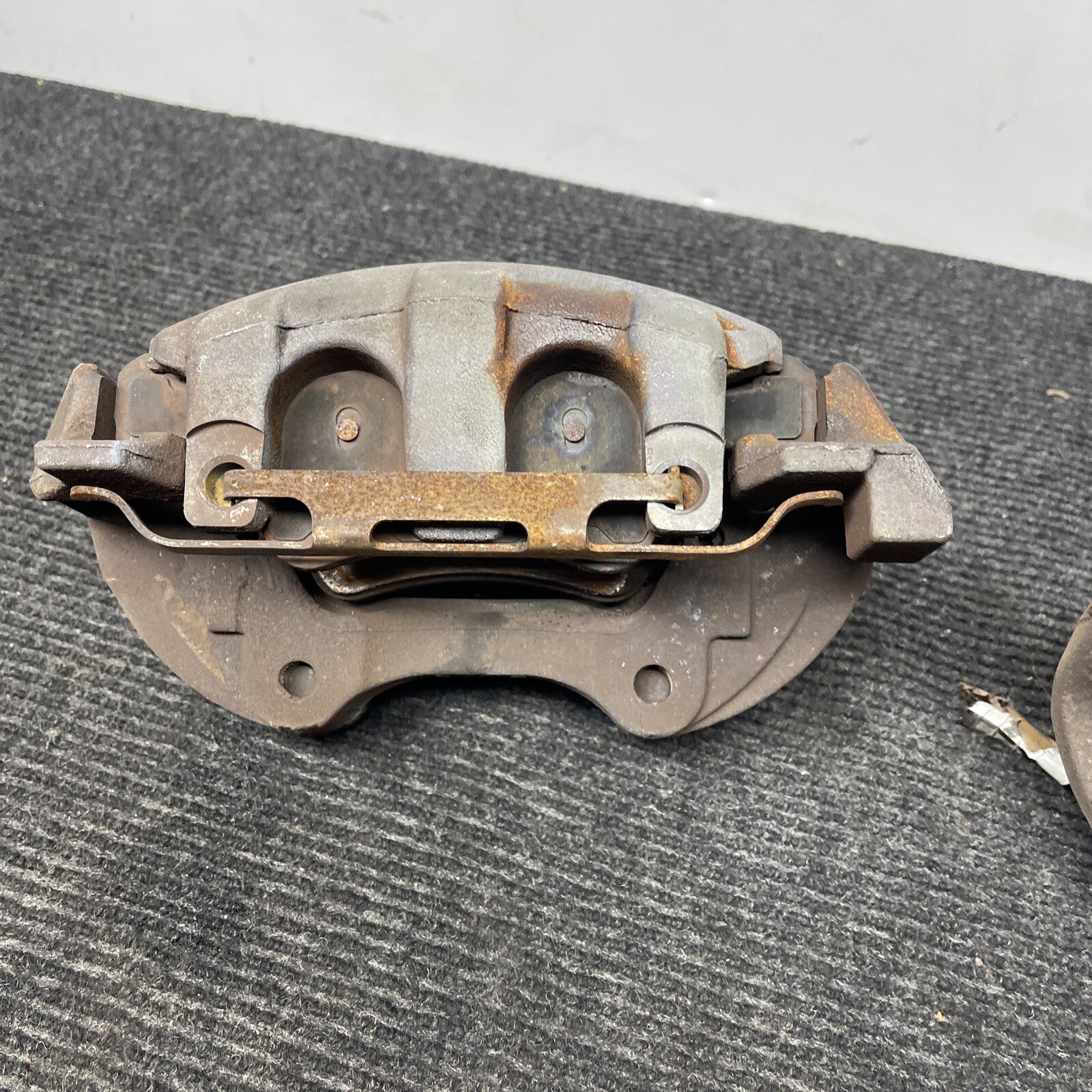 07-10 MERCEDES ML 350 W164 FRONT RIGHT LEFT BRAKE CALIPER ASSEMBLY 65652401 120K