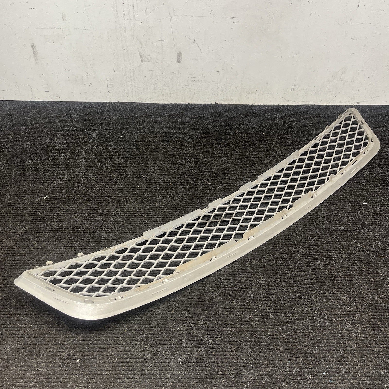 ☑️ 2009-2013 BMW X5 - Front Lower Center Bumper Grille 7222854 TITAN OEM