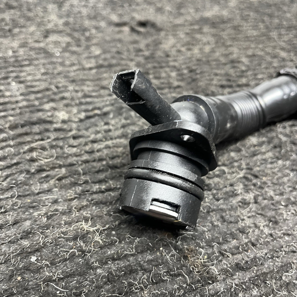 ☑️ 2011-2018 BMW X5 35IX E70 - Crankcase Breather HOSE / VENT TUBE 7584128