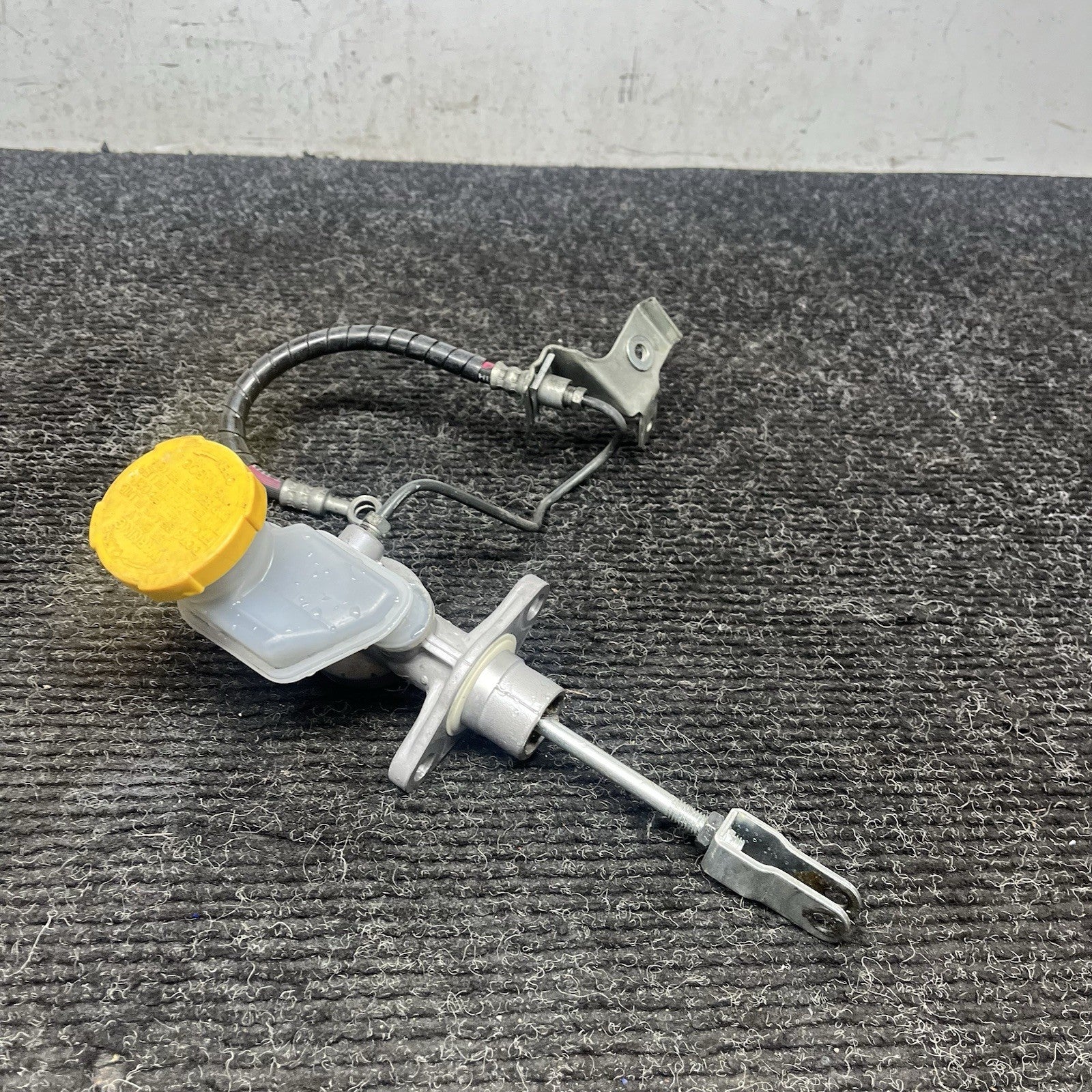 ☑️ 2008-2014 Subaru Impreza WRX STI Clutch Master Cylinder Reservoir 08-14