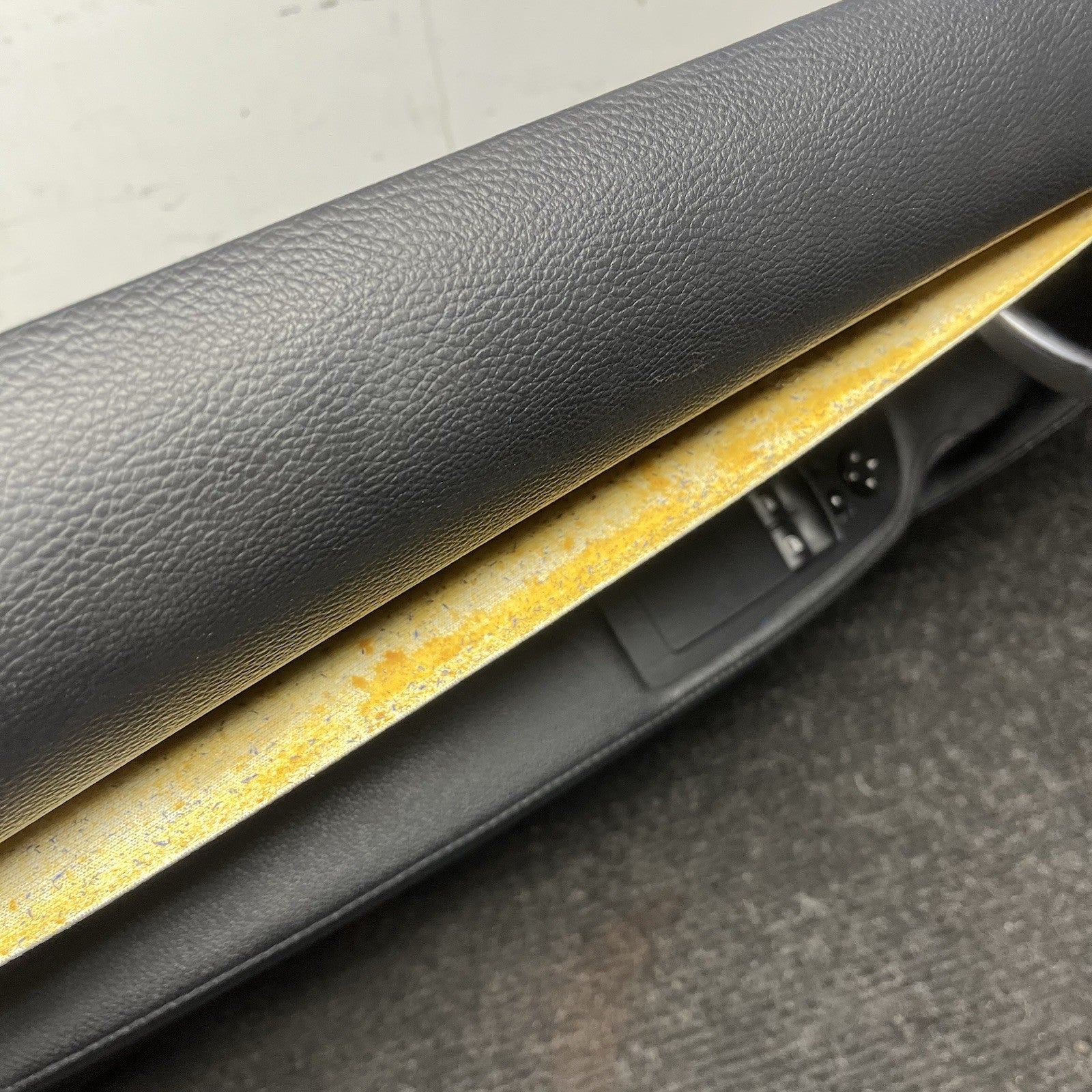 ☑️ 08-13 BMW E88 E82 135i 128i Front Driver Door Card Panel Vinyl Black