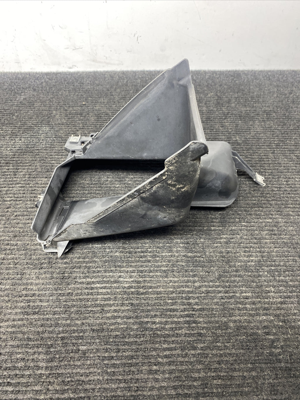 ☑️ 08-13 BMW E82 E88 N54 N55 MSPORT Front Right Passenger Air Duct Brake Vent