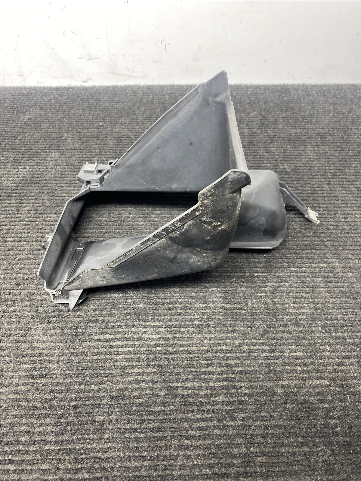 ☑️ 08-13 BMW E82 E88 N54 N55 MSPORT Front Right Passenger Air Duct Brake Vent