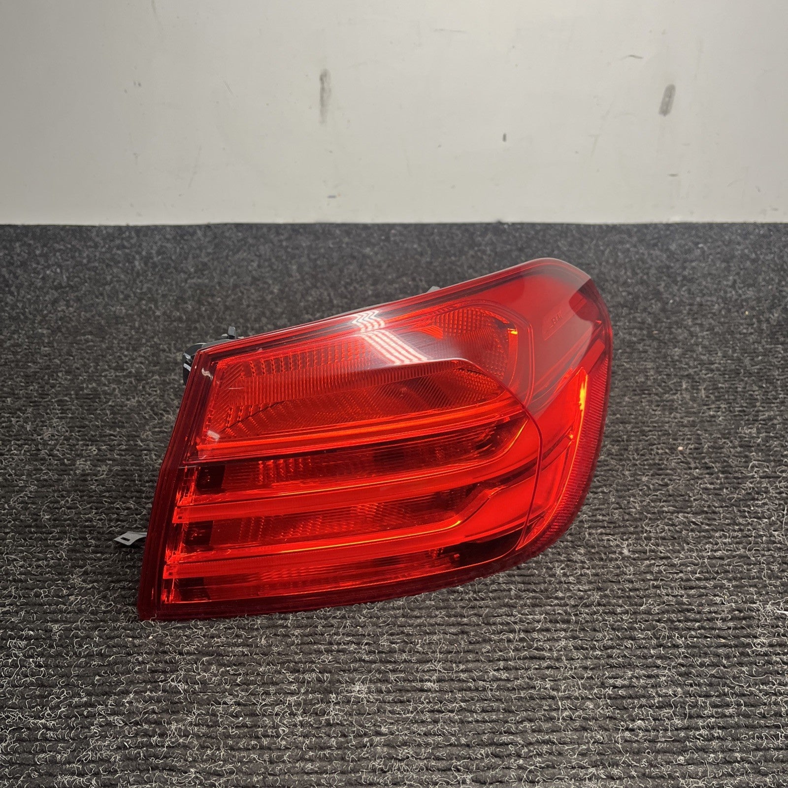 ☑️14-17 OEM BMW F32 F82 F83 M4 430i Rear Right Passenger Side Outer Tail Light
