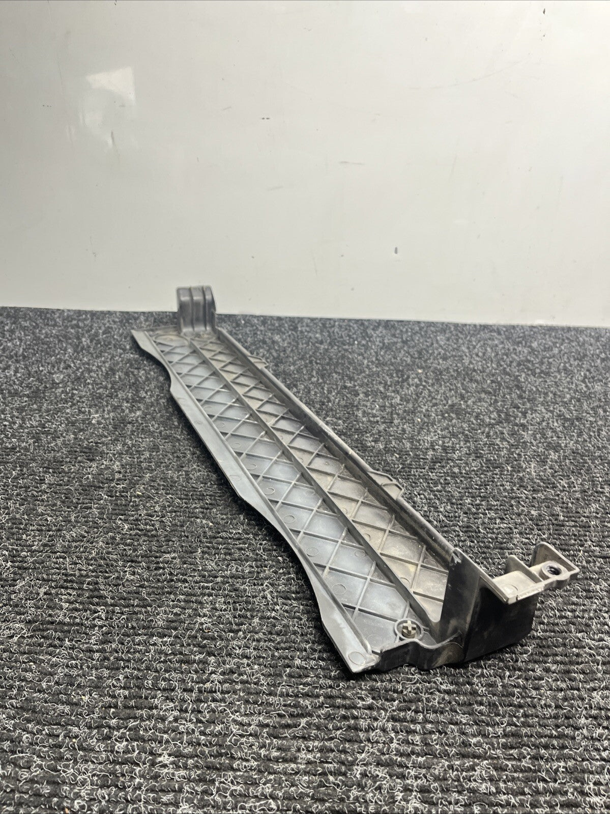 ☑️ 07-18 BMW X5 X6 Front Upper Radiator Carrier Support Bracket Cover Panel Oem