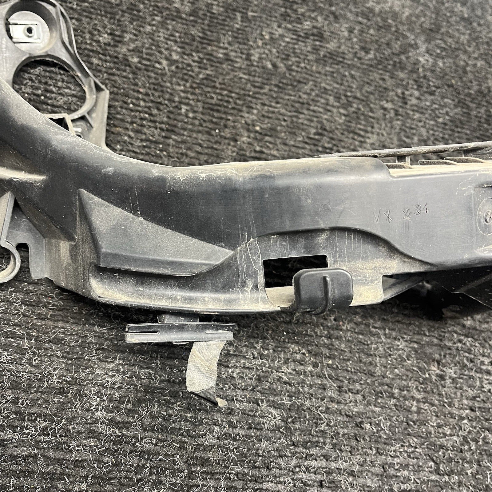 ☑️ 07-10 OEM BMW E92 E93 328 335 Right Passenger Headlight Bracket Carrier Mount