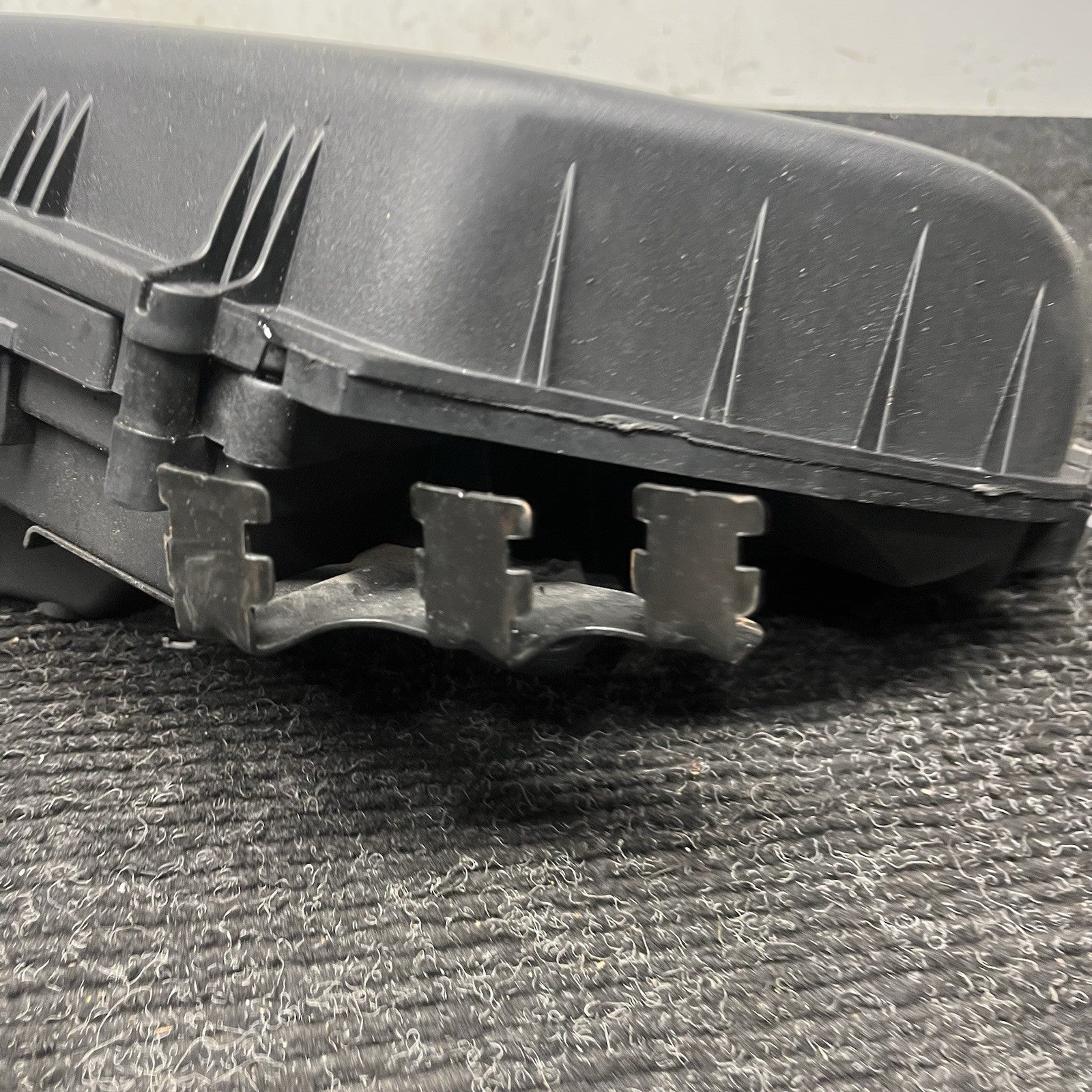 ☑️ 11-17 BMW X3 F25 F10 3.0L Engine Air Intake Filter Housing Box OEM 7583725