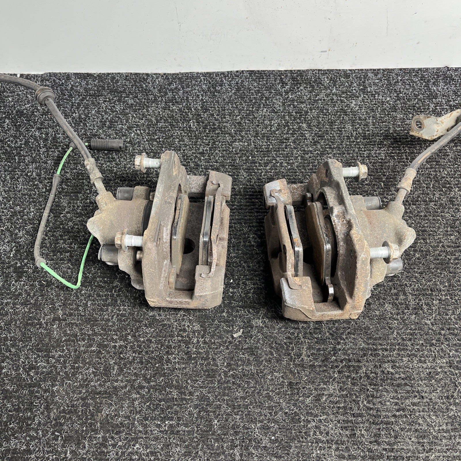 ☑️ 01-06 BMW E46 330i 330Ci RWD FRONT LEFT & RIGHT BRAKE CALIPER SET OEM