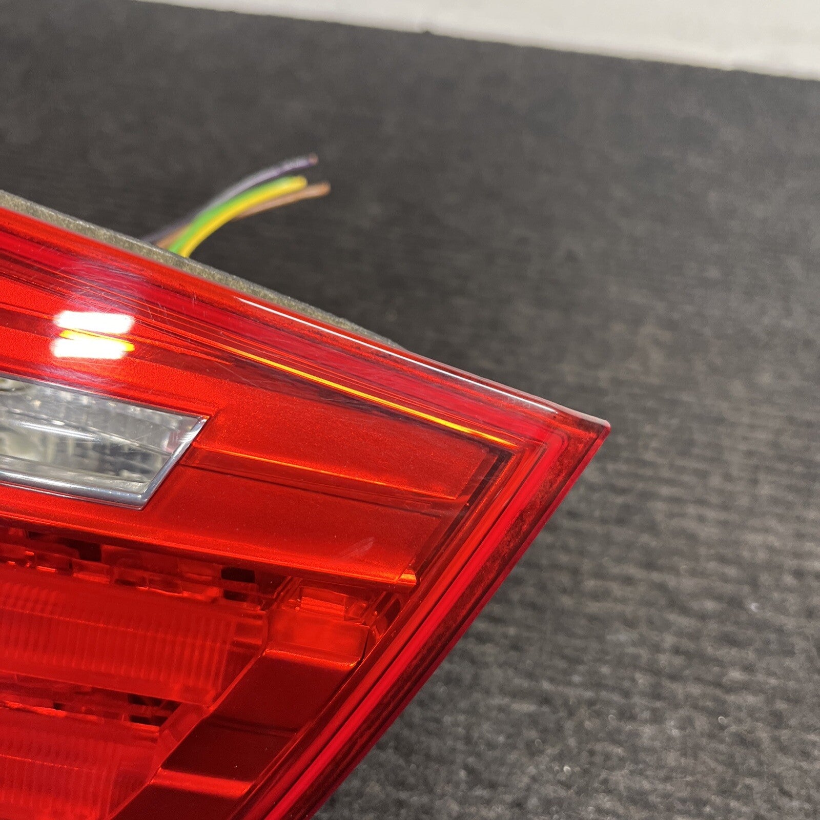 ☑️ 09-11 OEM BMW E90 LCI Sedan Rear Left Driver Side Inner Tail Light Trunk Lid