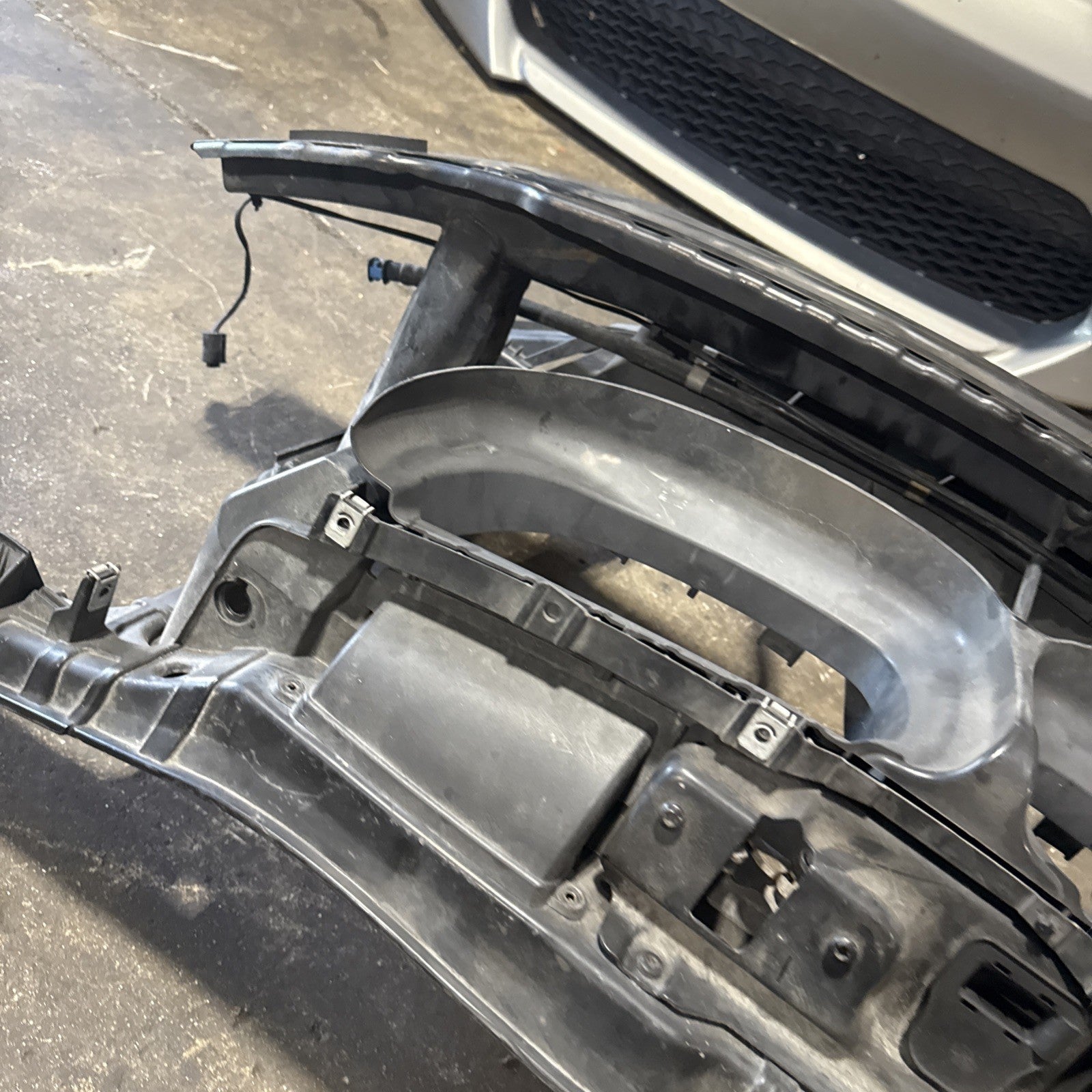 ☑️ Front Core Radiator Support OEM BMW E82 E88 135i 128i W/ REINFORCEMENT BAR