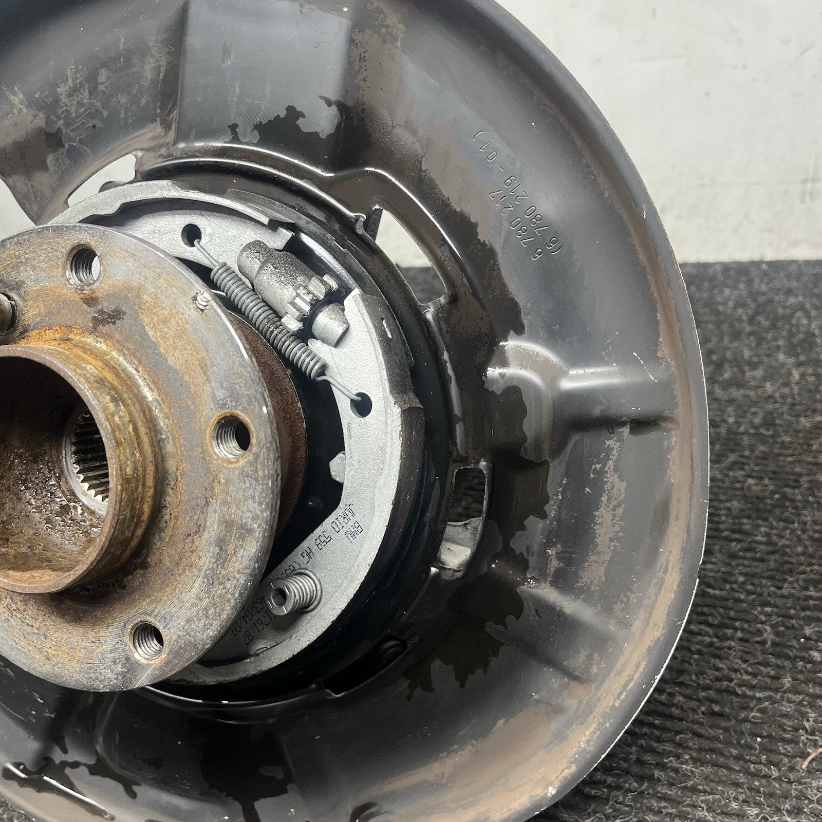 ☑️ 07-13 BMW E82 E88 E90 E92 E93 Rear Driver Hub Spindle Bearing Knuckle OEM