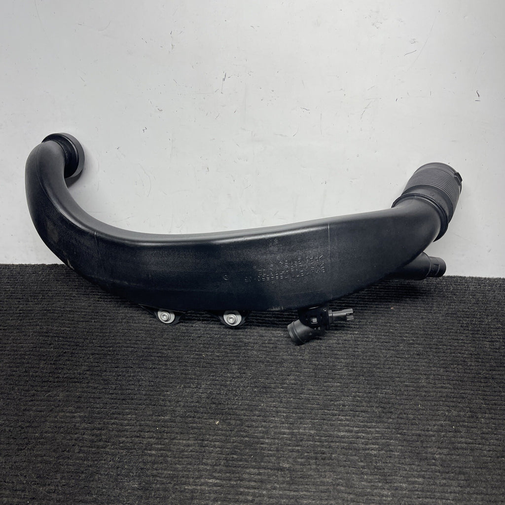 ☑️07-10 BMW E82 E88 E92 E93 E90 135 335 Rear Engine Turbo Air Duct Inlet 7556550