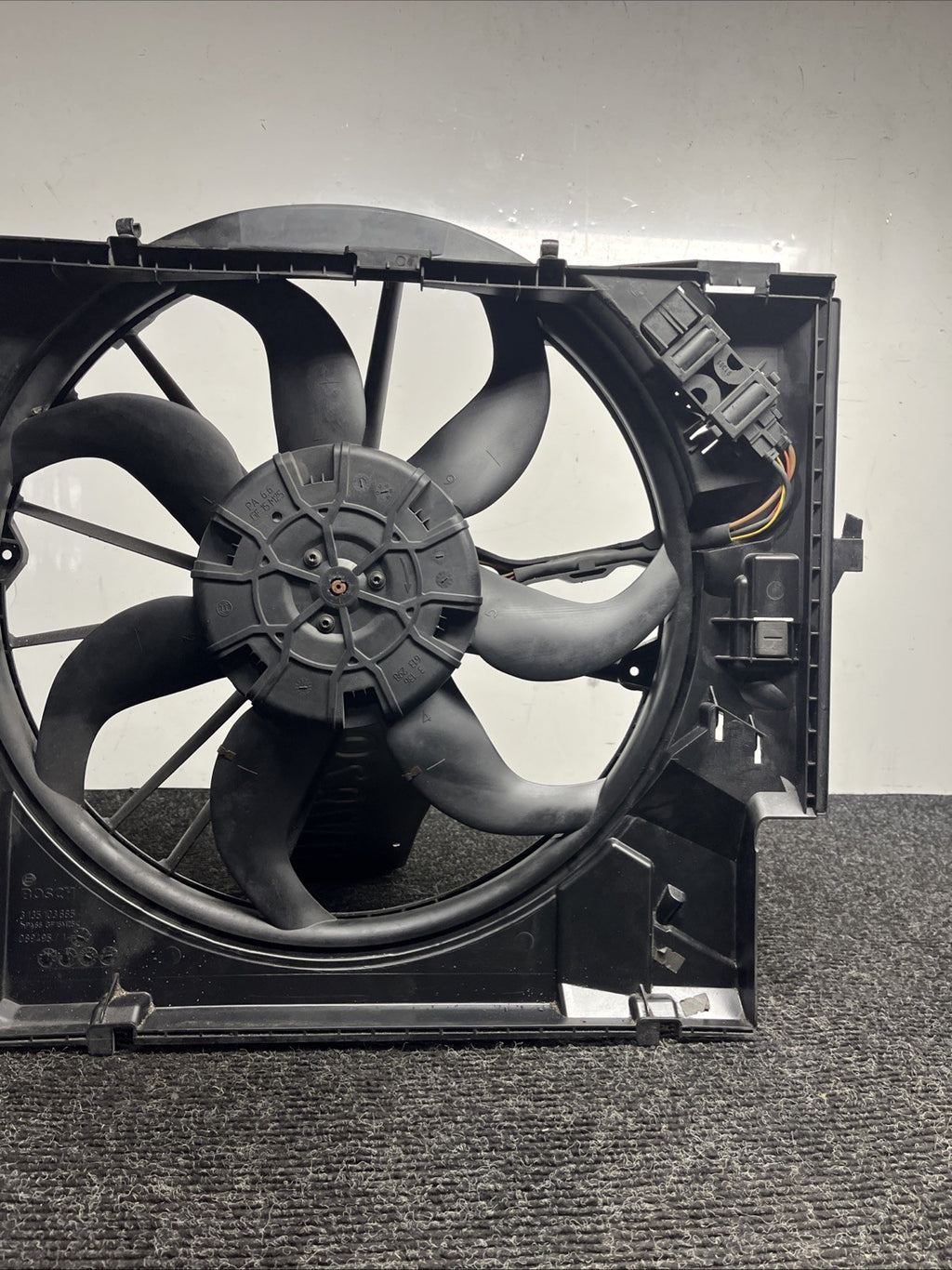 ☑️ 07-13 OEM BMW E88 E90 E92 N54 N55 Engine Radiator Cooling Auxiliary Fan 600W