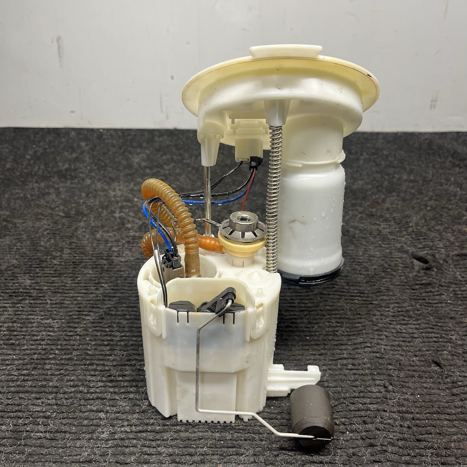 ☑️ BMW F30 2012-2018 Fuel Pump Assembly 2.0L OEM 7243975 Direct Replacement