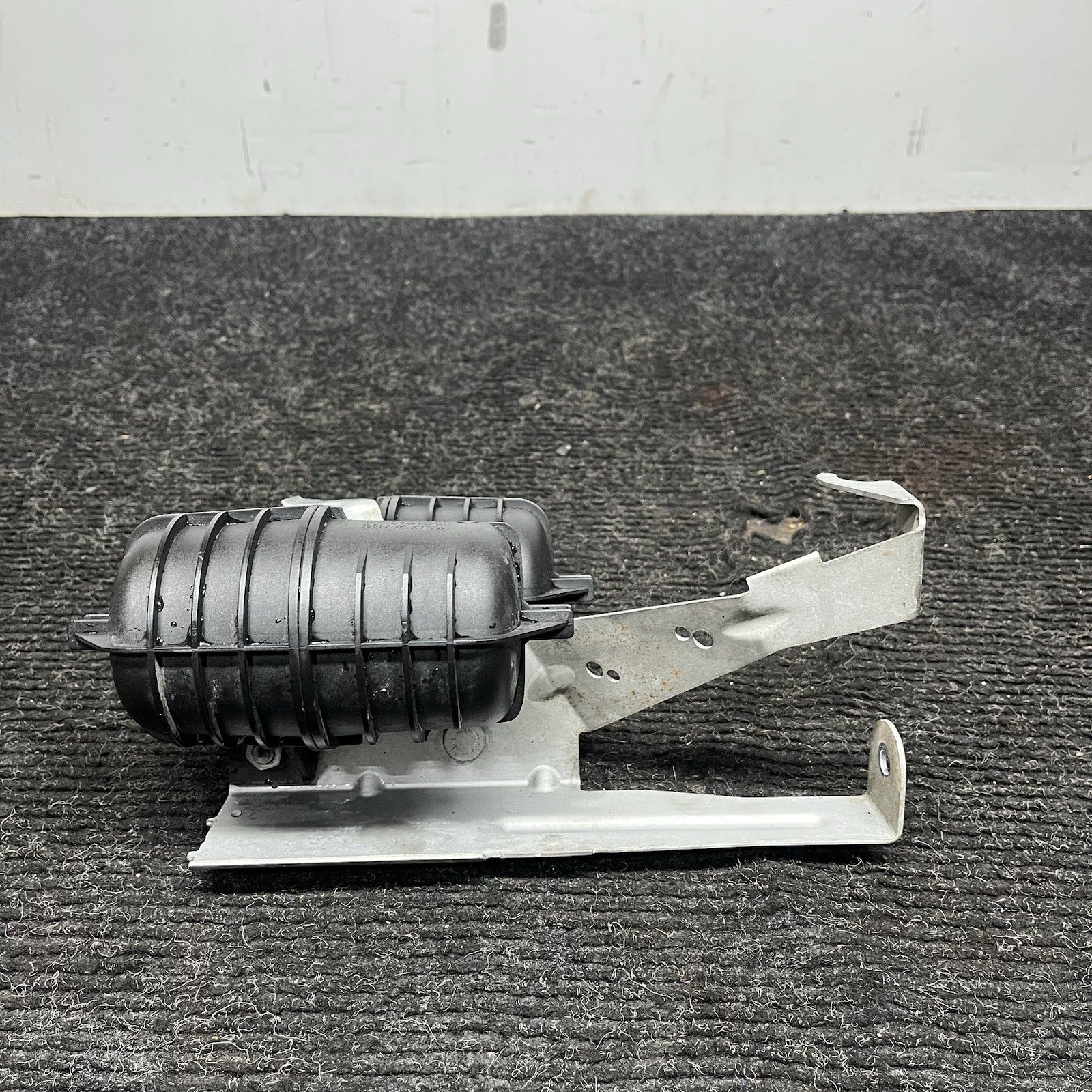 ☑️ 2007-2010 BMW E90 E92 335I N54 ENGINE TURBO CHARGER VACUUM CANNISTER PAIR OEM
