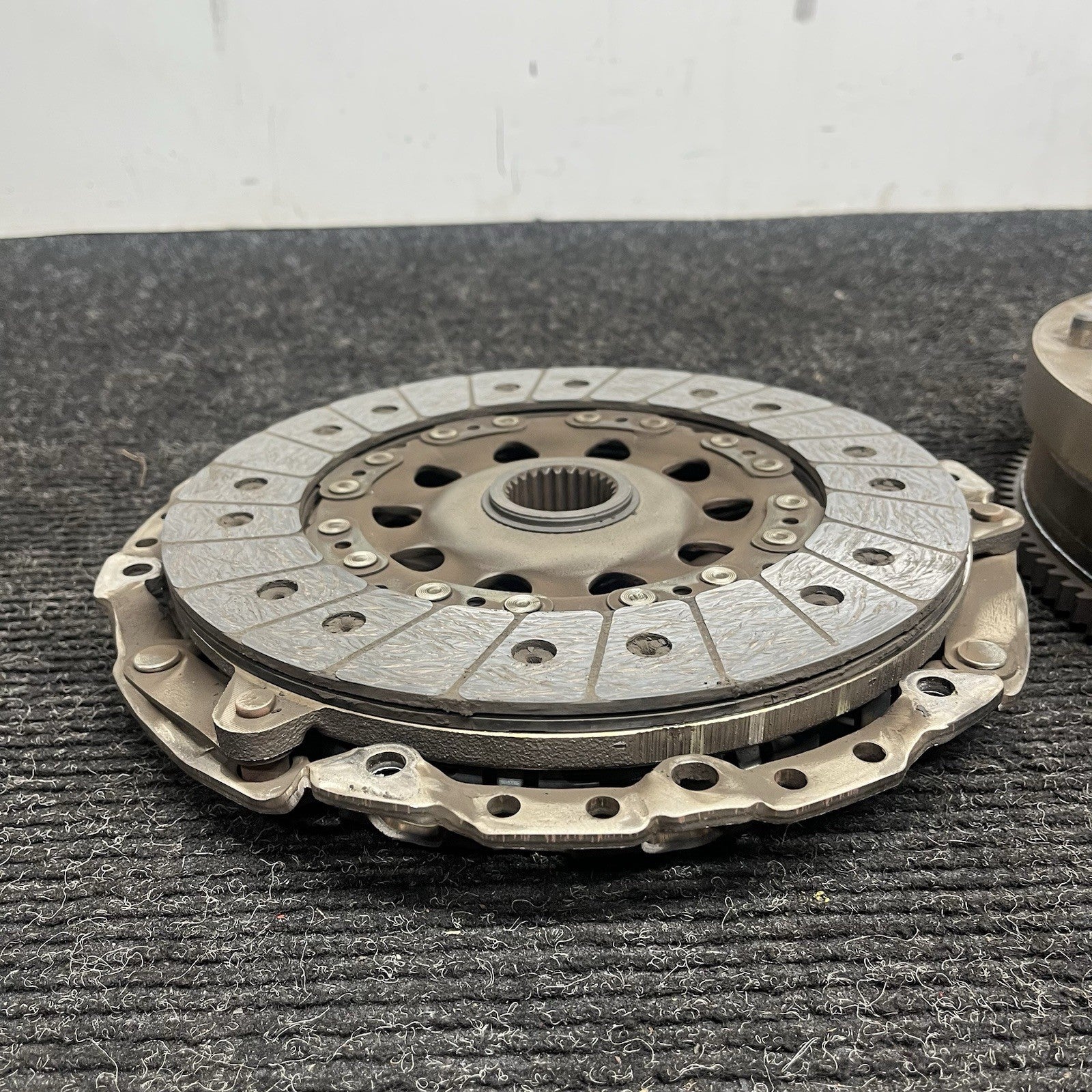 ☑️ 14-17 BMW F22 F23 M235i MANUAL TRANSMISSION CLUTCH FLYWHEEL N55 OEM