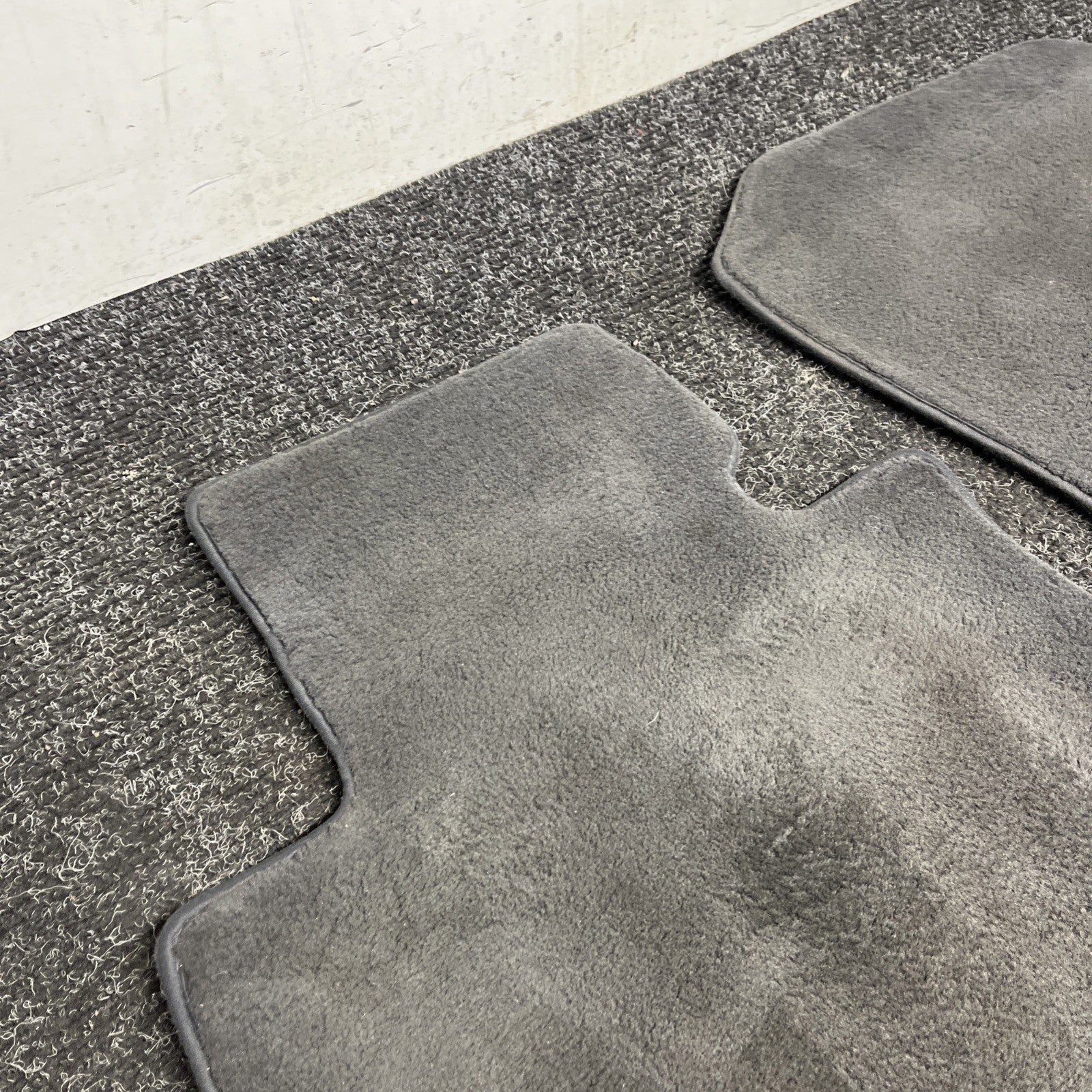 ☑️ Bmw Black Floor Mats Set Part Number 106480-11 OEM 3 And 5 Series