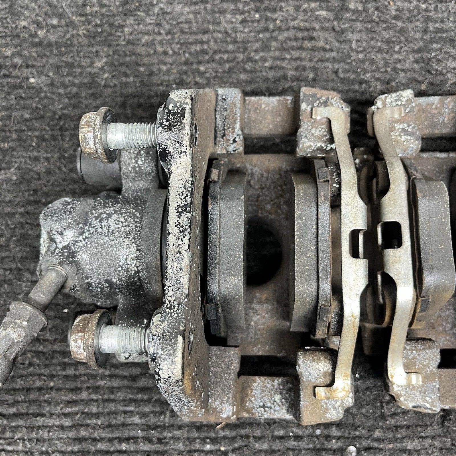 ☑️ 01-06 BMW E46 330i 330ci RWD SET OF 2 REAR LEFT & RIGHT BRAKE CALIPER OEM