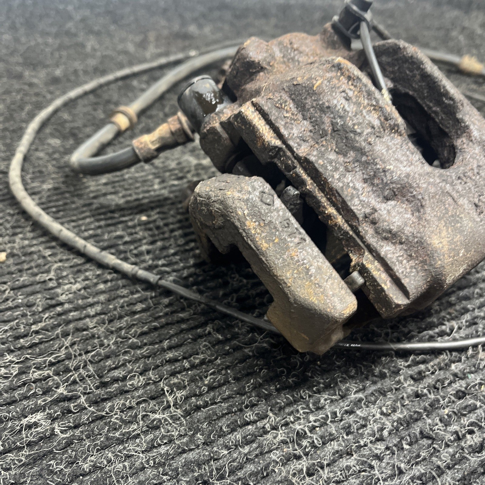 ☑️ 01-06 BMW E46 330i 330Ci RWD SET OF 2 REAR LEFT & RIGHT BRAKE CALIPER OEM