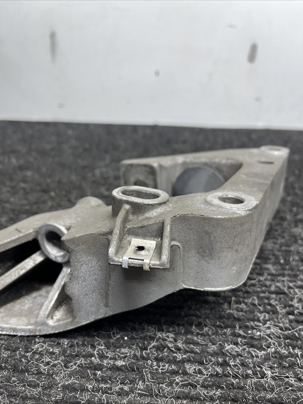 ☑️ 06-19 BMW E92 F30 F32 328XI 335XI 428XI AWD Transmission Mounting Bracket OEM