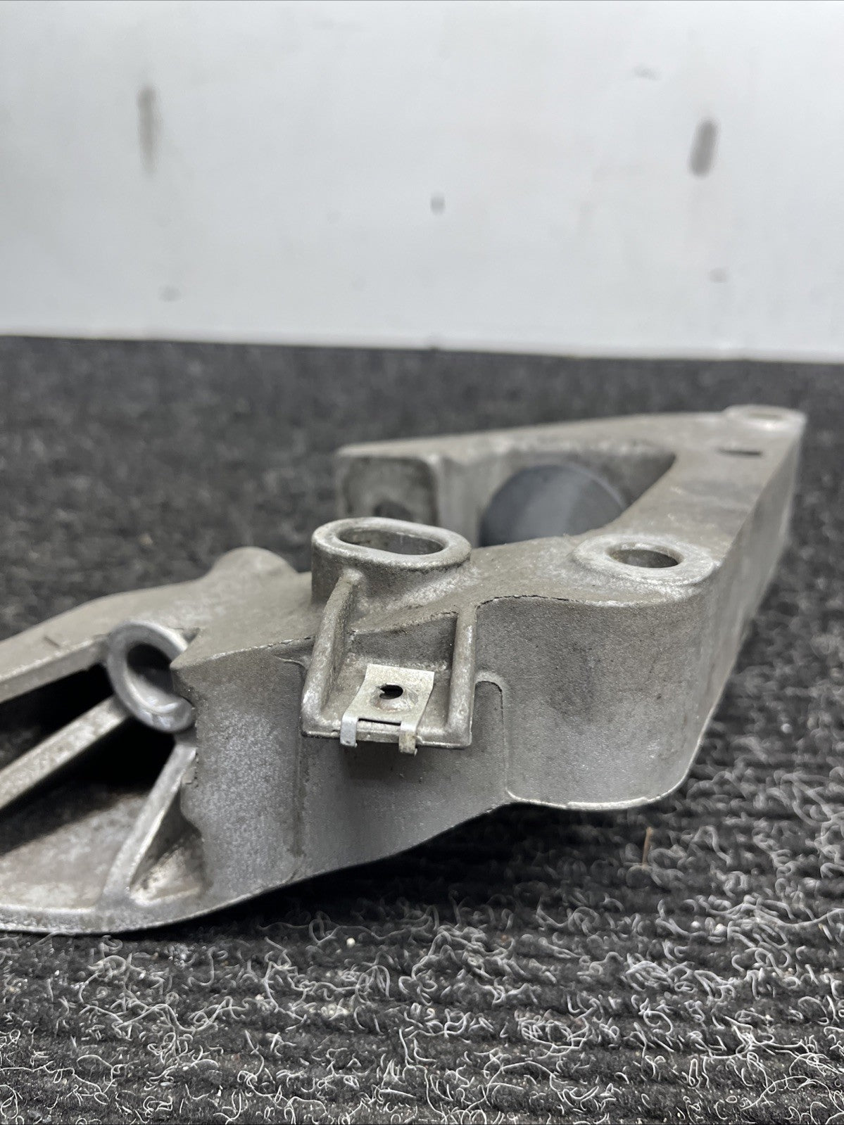 ☑️ 06-19 BMW E92 F30 F32 328XI 335XI 428XI AWD Transmission Mounting Bracket OEM
