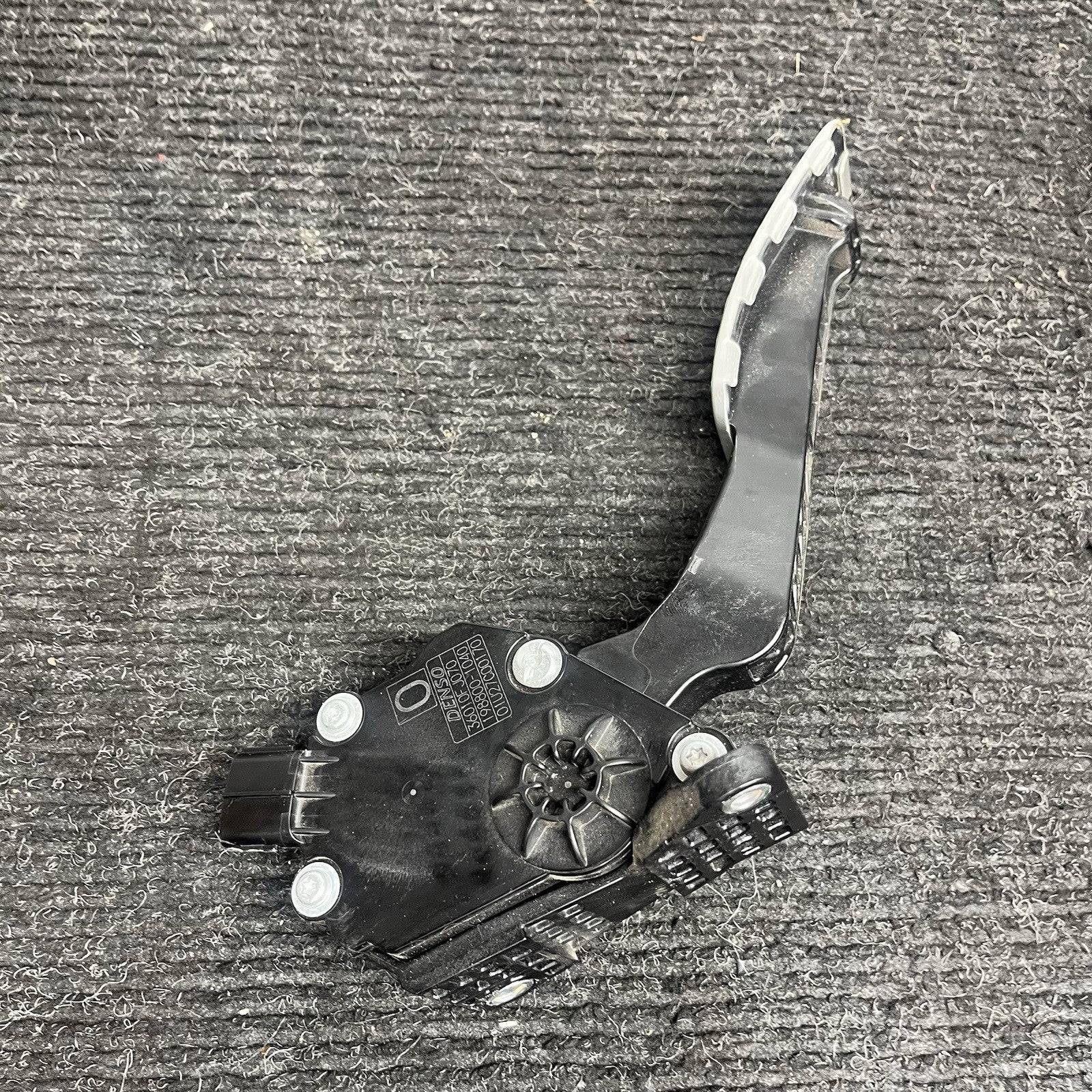 ☑️ 2015-2018 SUBARU WRX Accelerator Gas Pedal Sensor 36010FJ070