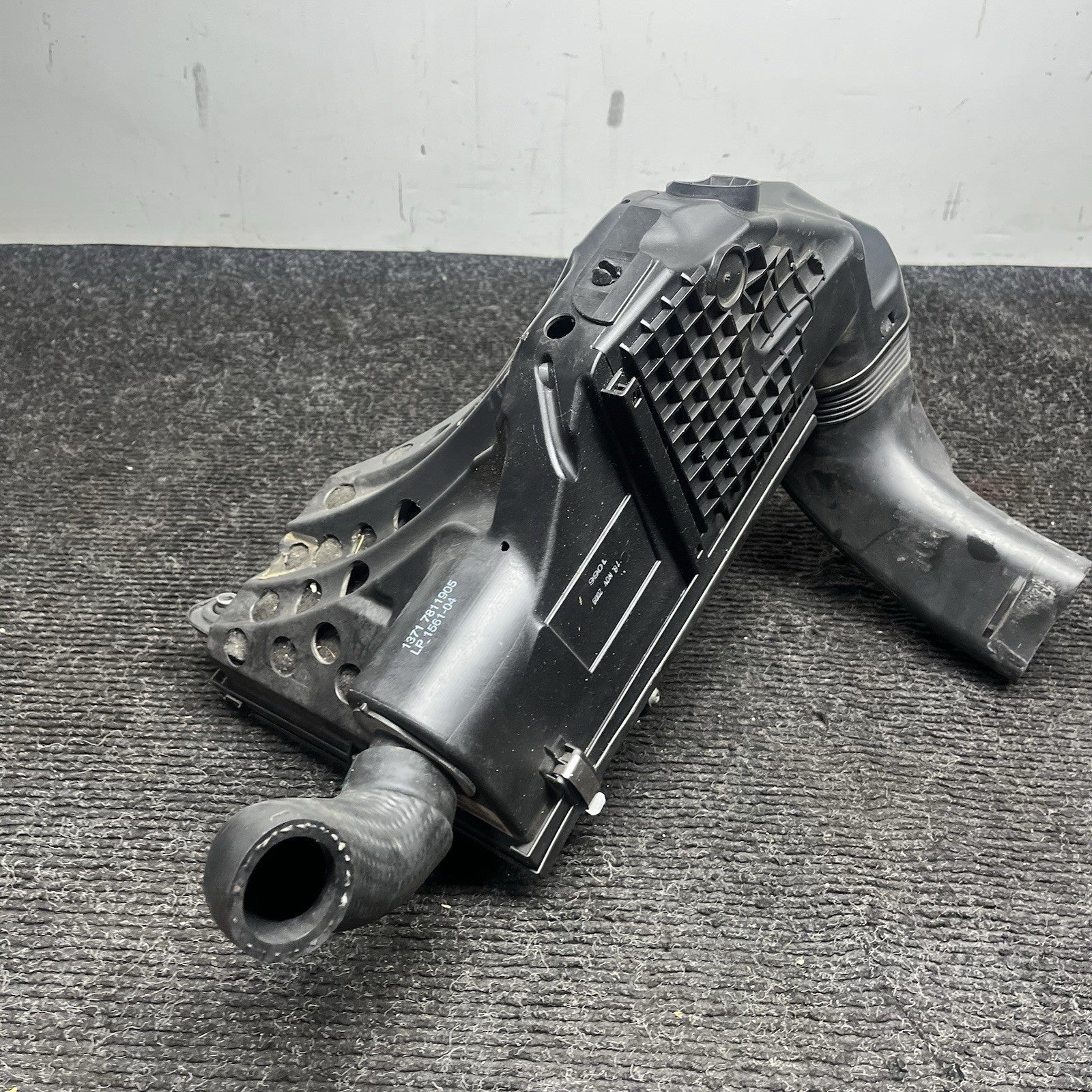 ☑️ 09-11 OEM BMW E90 335d M57 Diesel Engine Air Filter Housing Intake Silencer
