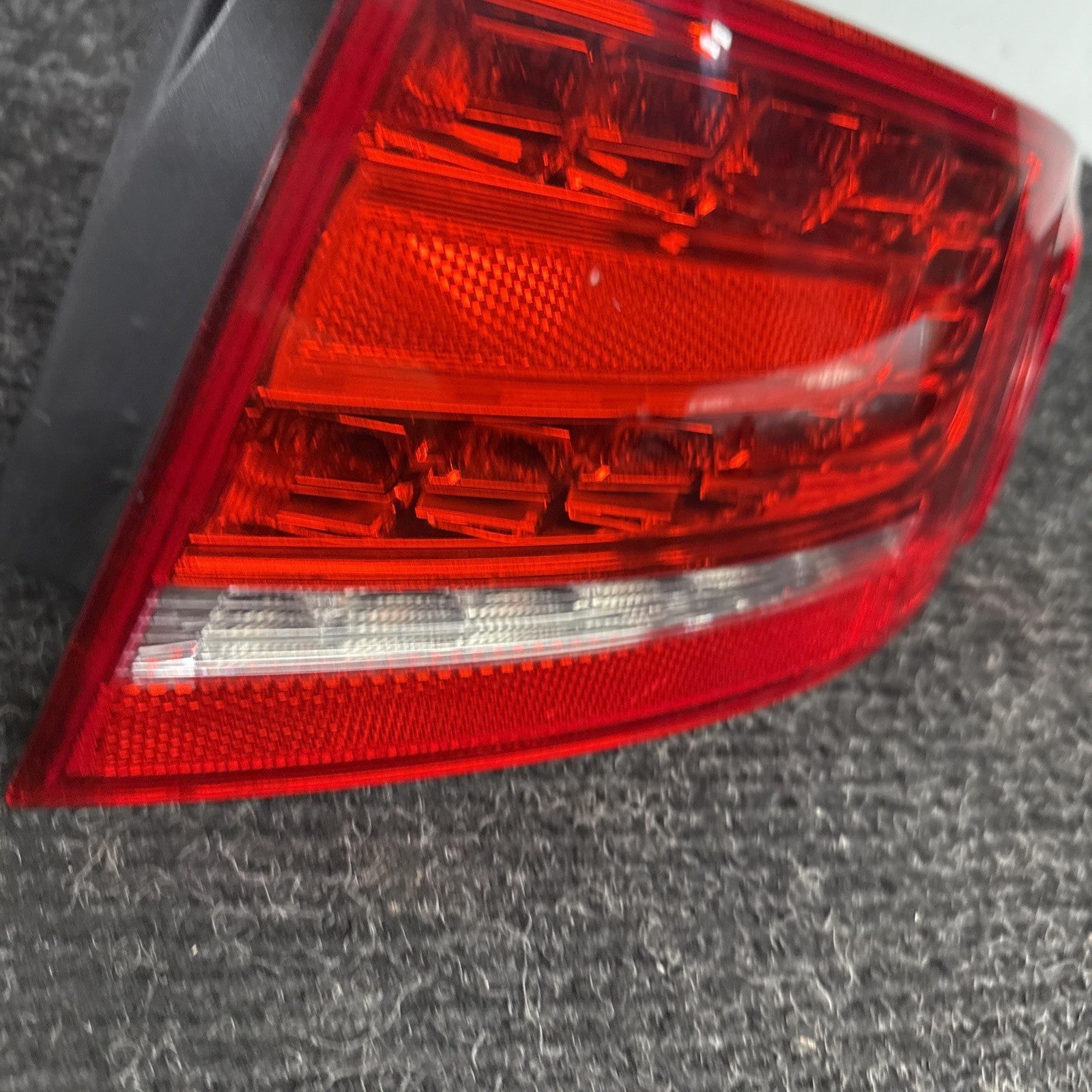 ☑️ 09-12 Audi A4 Quattro Passenger Right Rear Outer Taillight Light Lamp OEM
