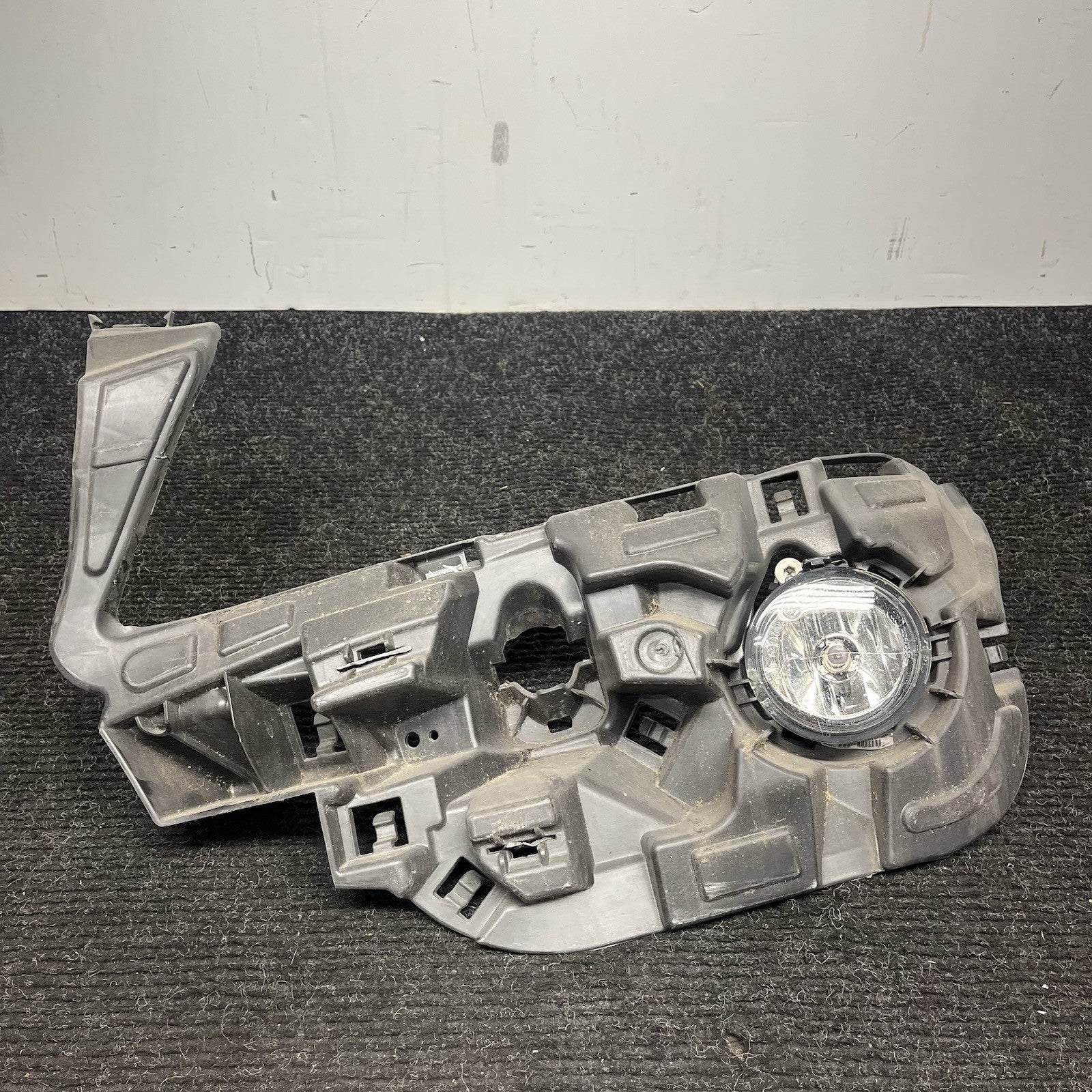 ☑️ 2011-2014 BMW X3 Front Driver Left Bumper Headlight Holder Mount Bracket OEM
