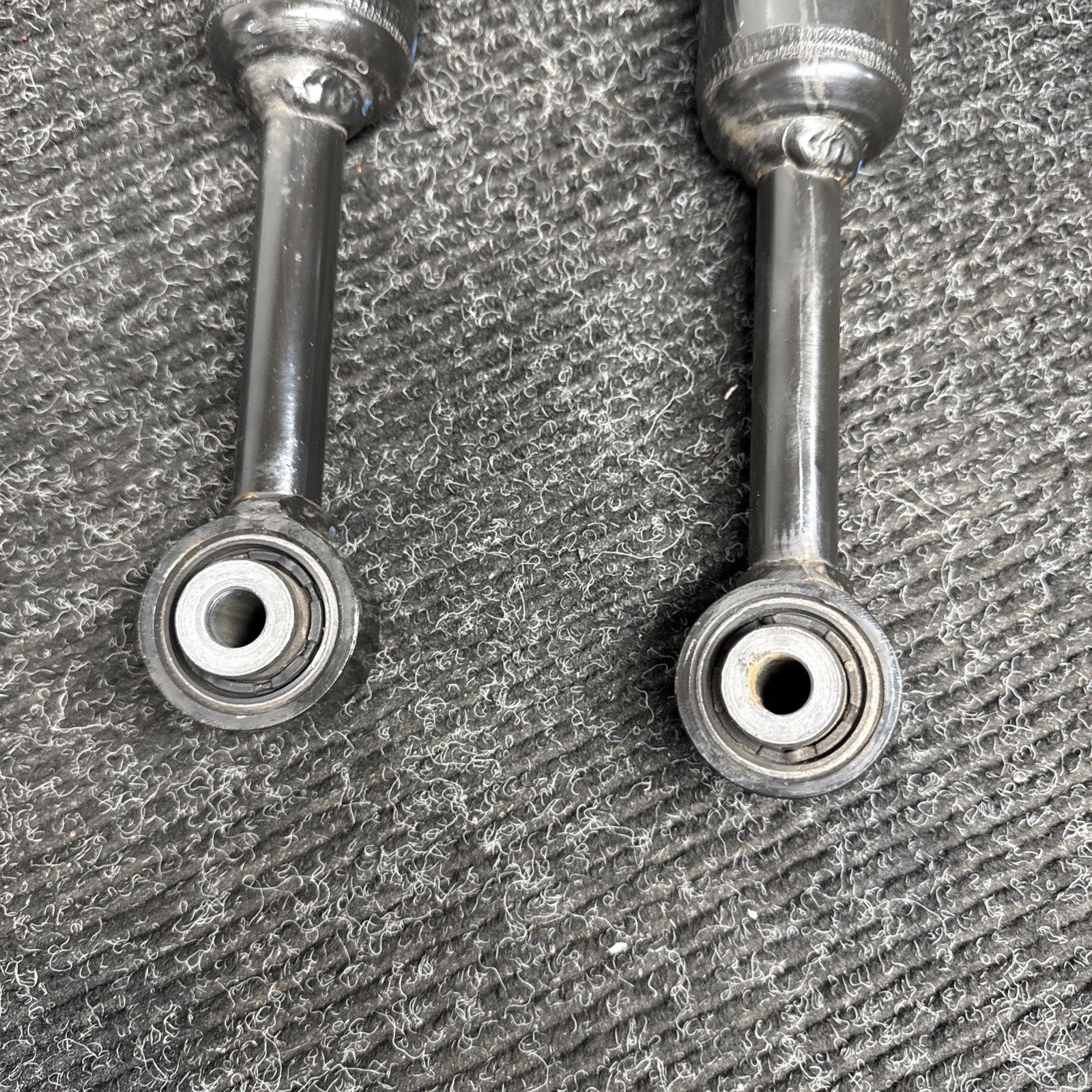☑️ 14-19 Maserati Ghibli OEM Left & Right Rear Strut Shock Absorber 0670088990