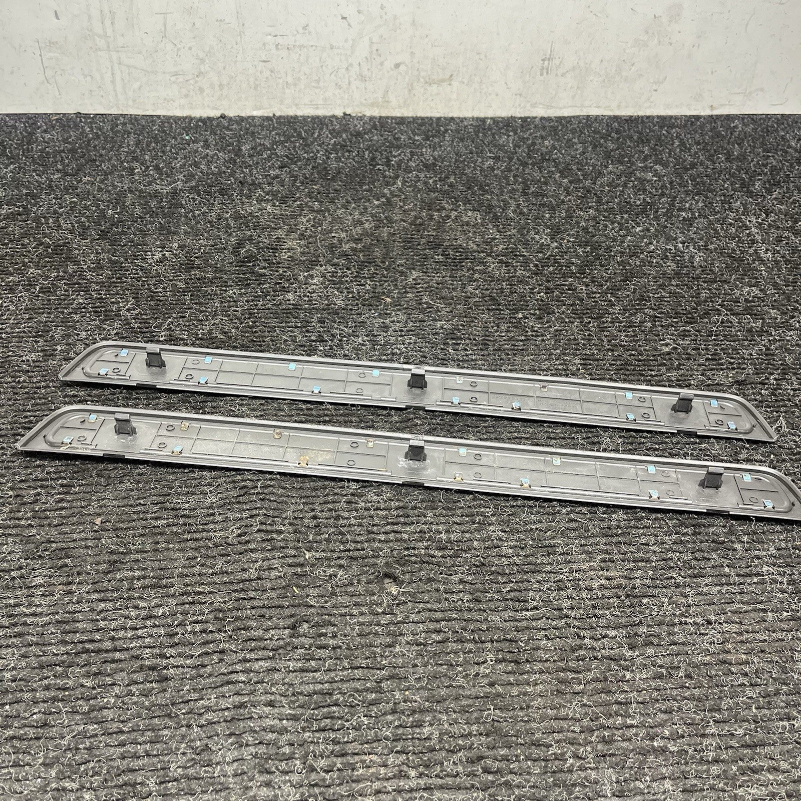 ☑️ 2008-2011 Subaru WRX STi Front Door Sill Trim Scuff Panel PAIR LH RH
