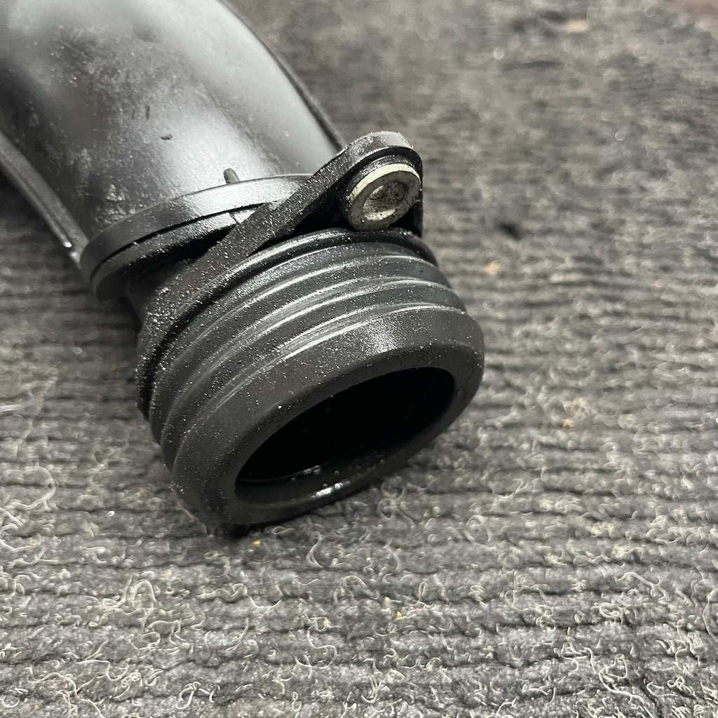 ☑️ 2014-2018 BMW X5 F15 Upper Intercooler Air Hose Pipe Tube 235576 OEM