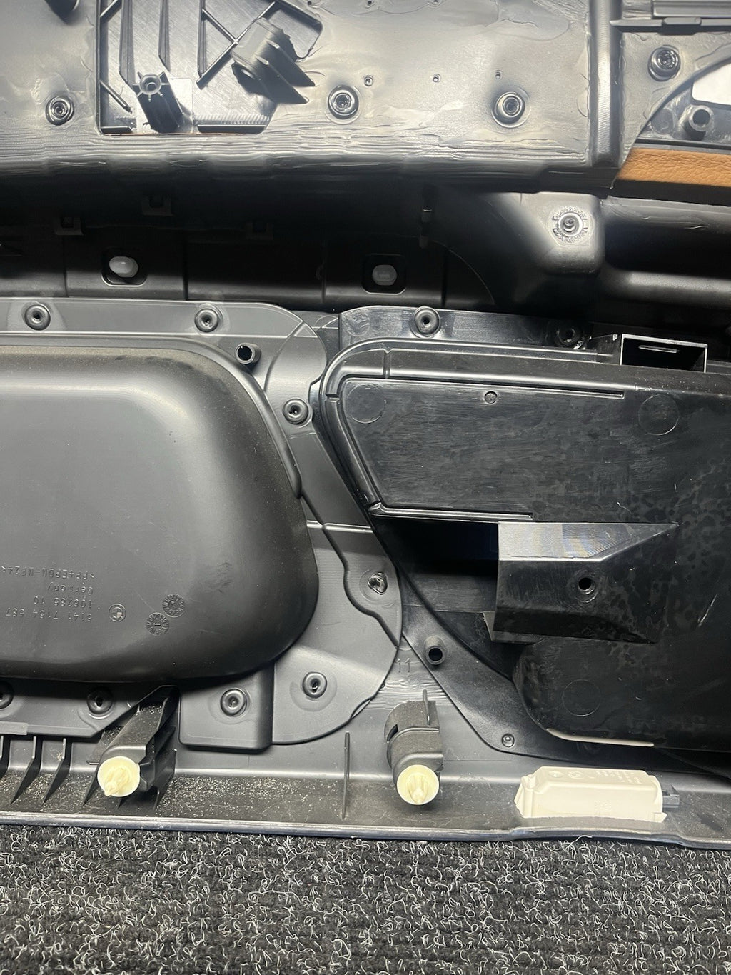 ☑️ 07-13 BMW E92 E93 3 Series Right Passenger Side Door Panel Card Brown OEM