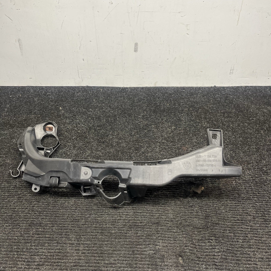 ☑️ 07-10 OEM BMW E92 E93 328 335 Right Passenger Headlight Bracket Carrier Mount