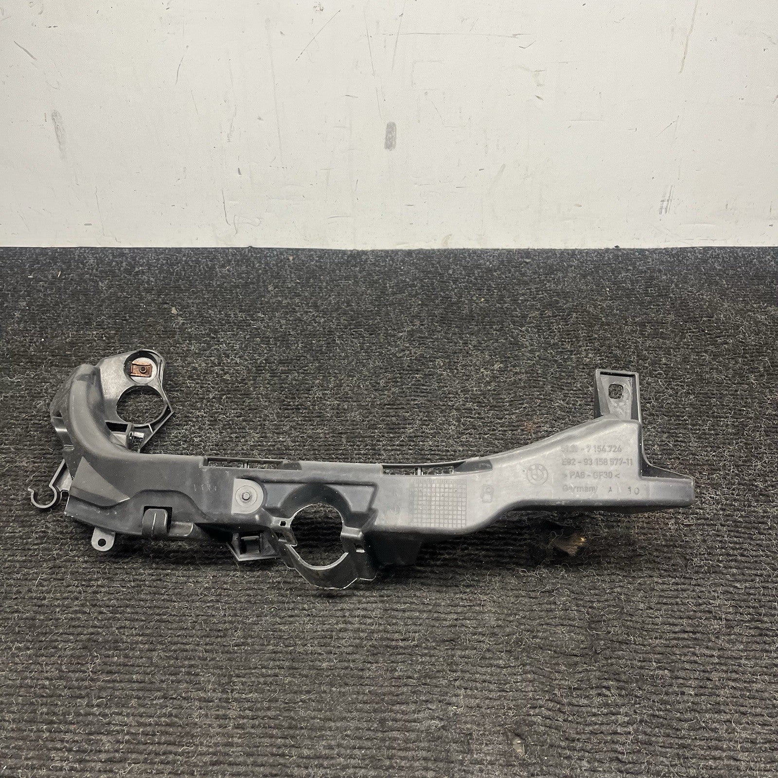 ☑️ 07-10 OEM BMW E92 E93 328 335 Right Passenger Headlight Bracket Carrier Mount