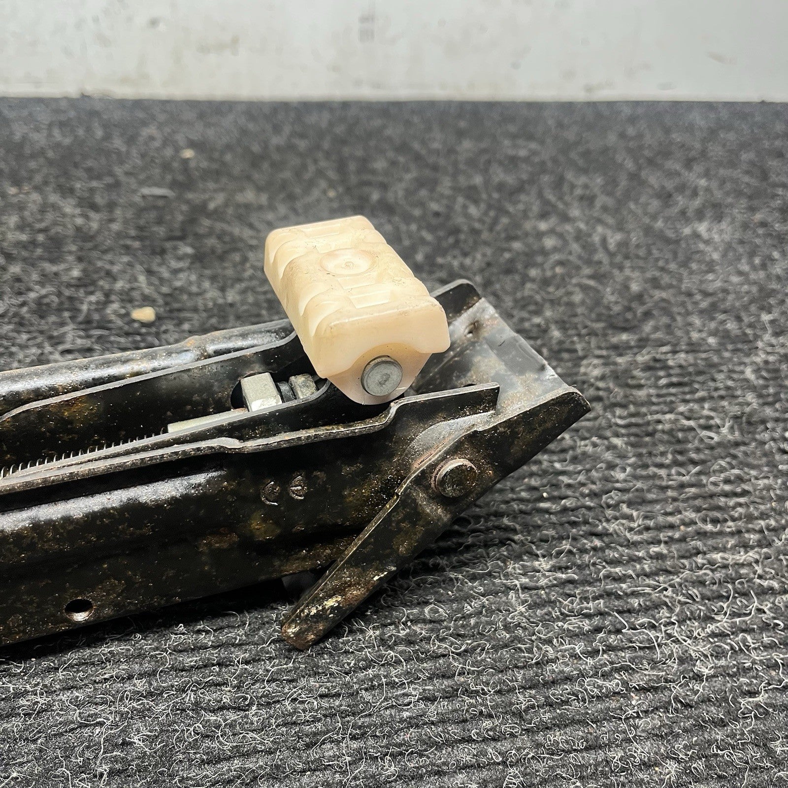 ☑️ BMW E46 3-Series Factory Spare Tire Changing Jack Lifting Tool 1999-2006 OEM