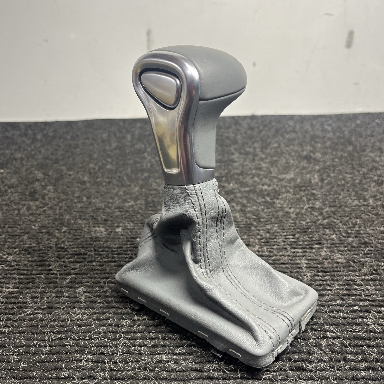 ☑️ Automatic Transmission Gear Shift Shifter Lever Knob GRAY OEM 11-12 Audi A7