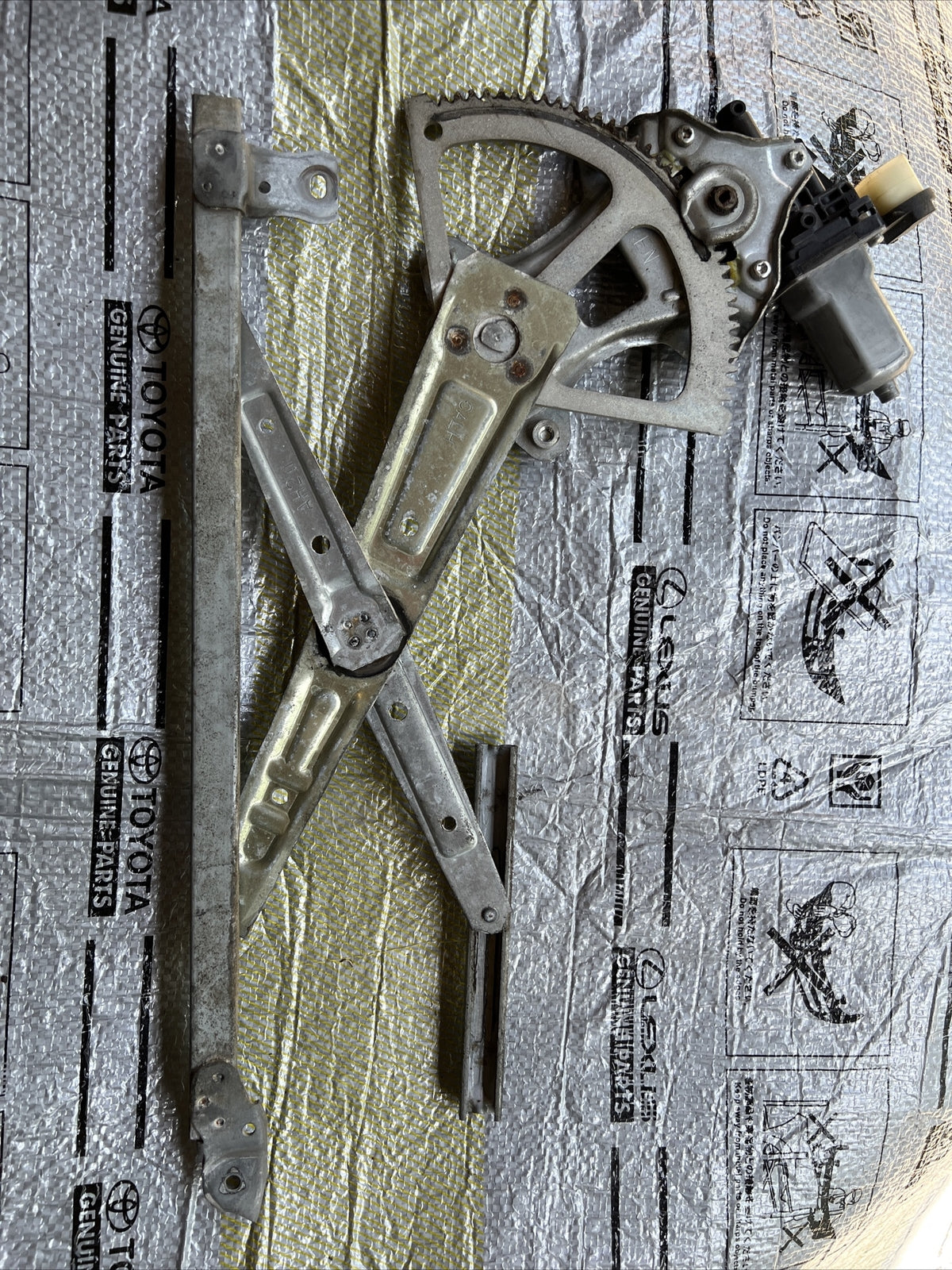 2013-2019 Scion FR-S Window Regulator Motor Left Driver LH OEM BRZ 13-19