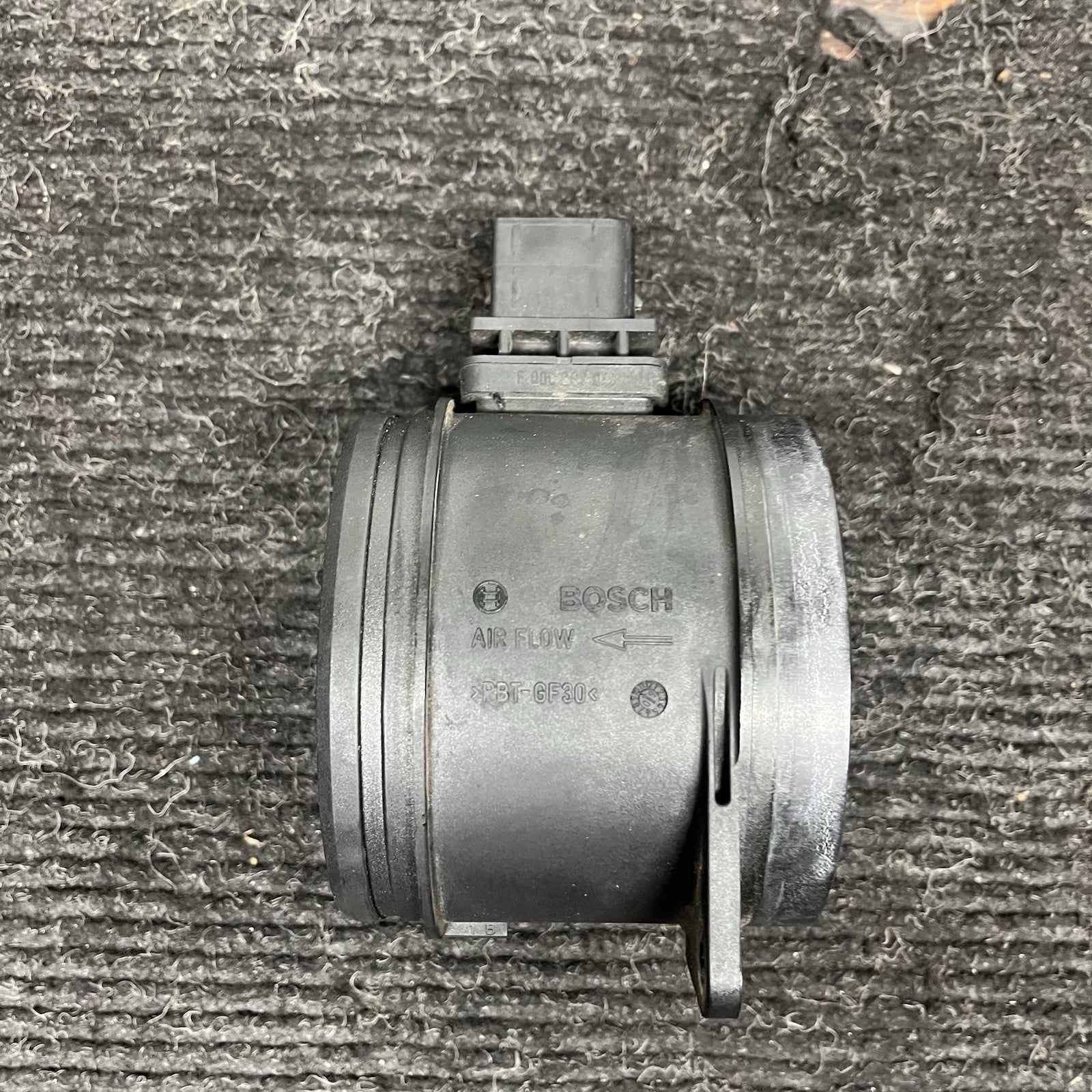 ☑️ BMW E90 335d E70 X5 3.0L L6 MAF Mass Air Flow Sensor Bosch 0281006147