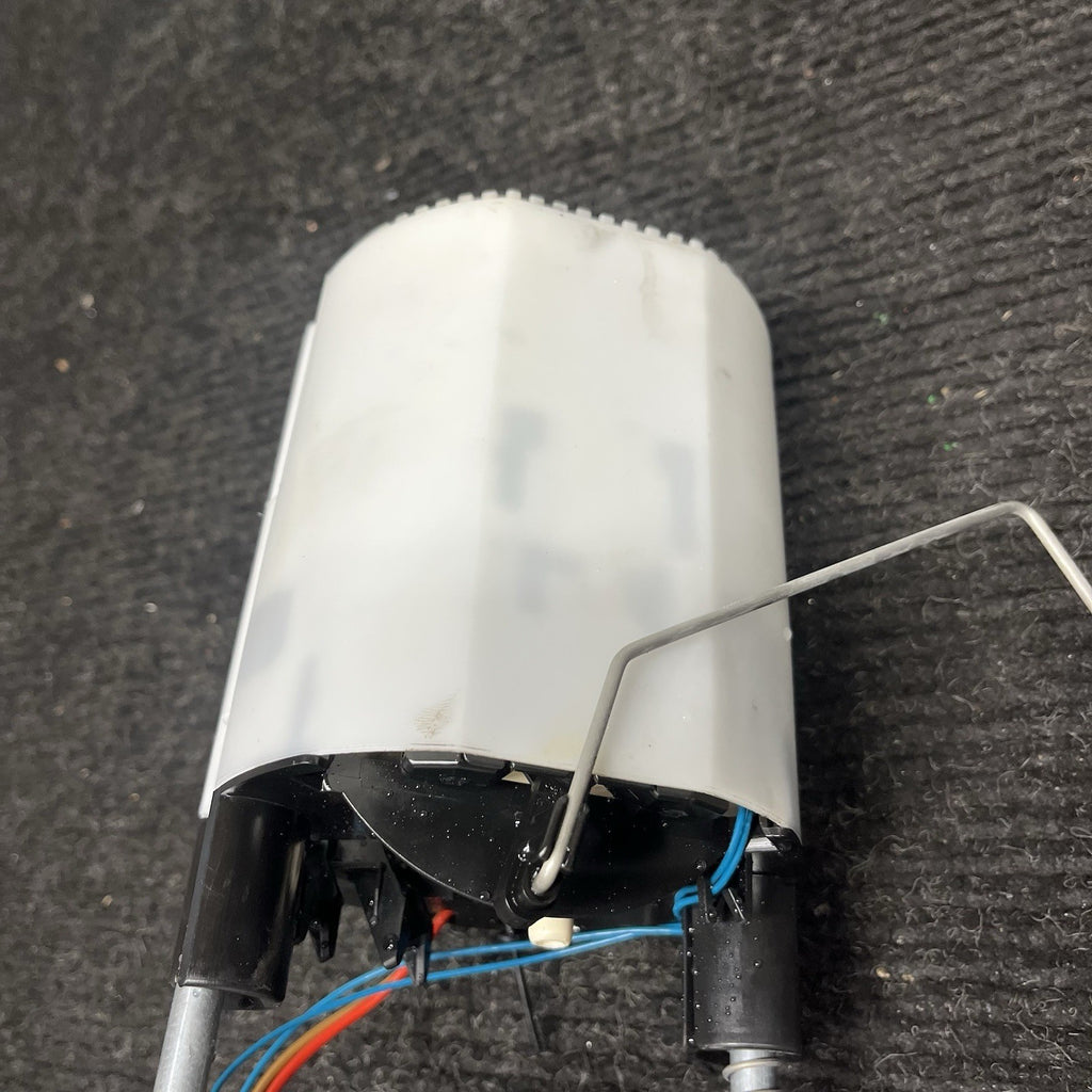 ☑️ 06-13 BMW E82 E88 E90 E91 E92 E93 135I 335I Fuel Pump OEM