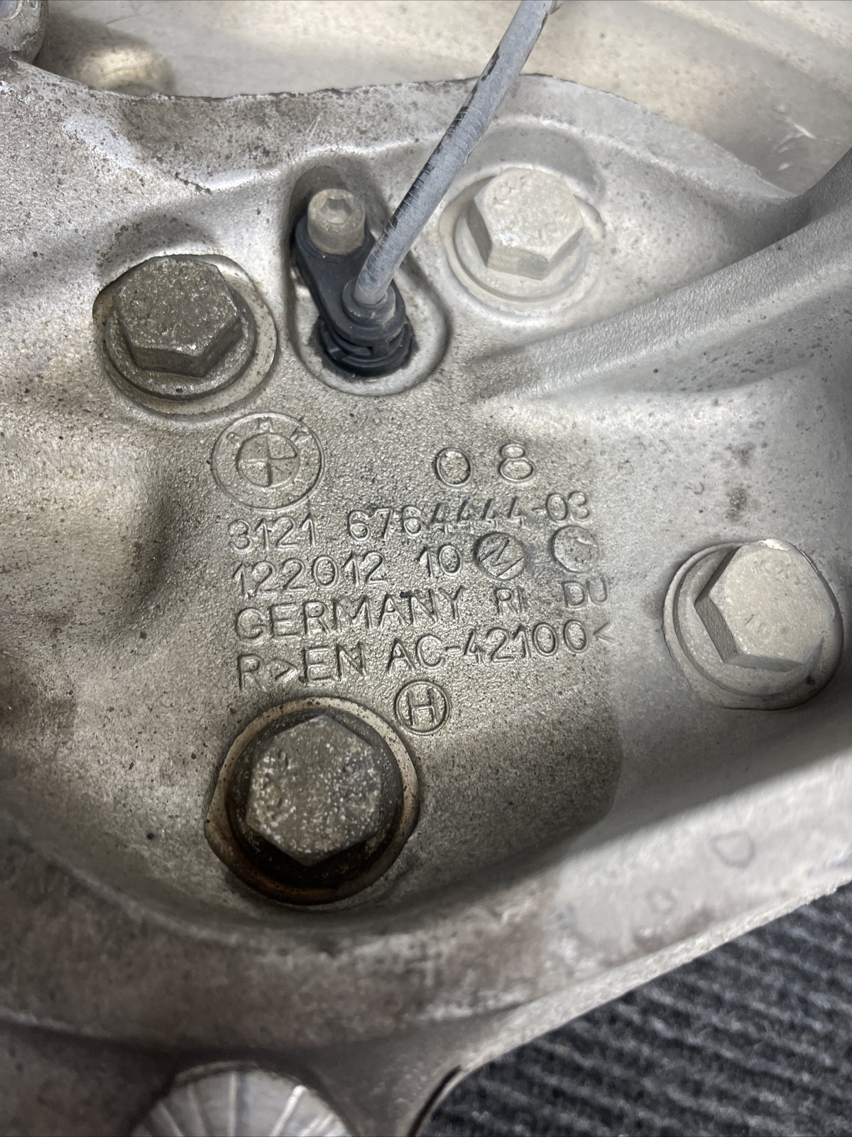 BMW E92 E82 135i 335i FRONT RIGHT SIDE SPINDLE KNUCKLE HUB BEARING ASSEMBLY OEM