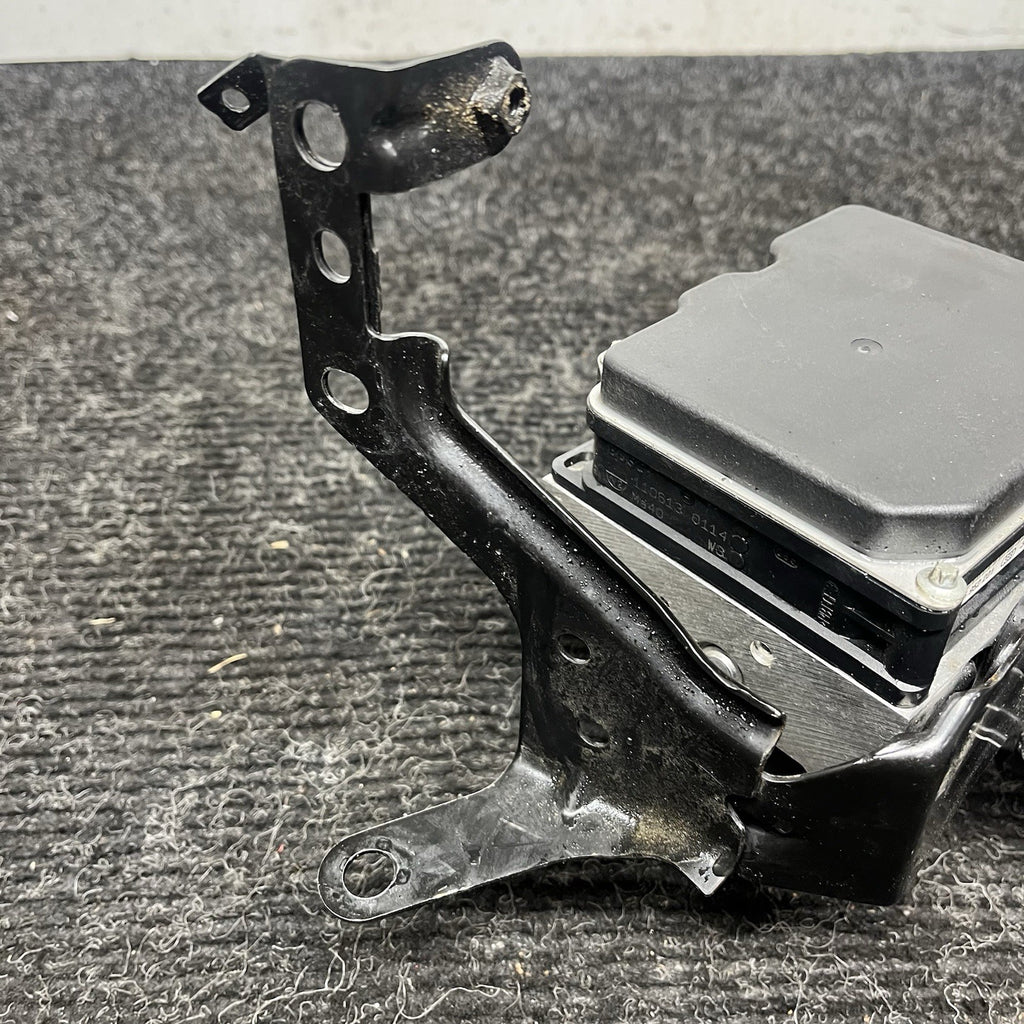 ☑️ 2015 SUBARU IMPREZA WRX STI ABS Pump 2.5L turbo STi 27536FG220 OEM