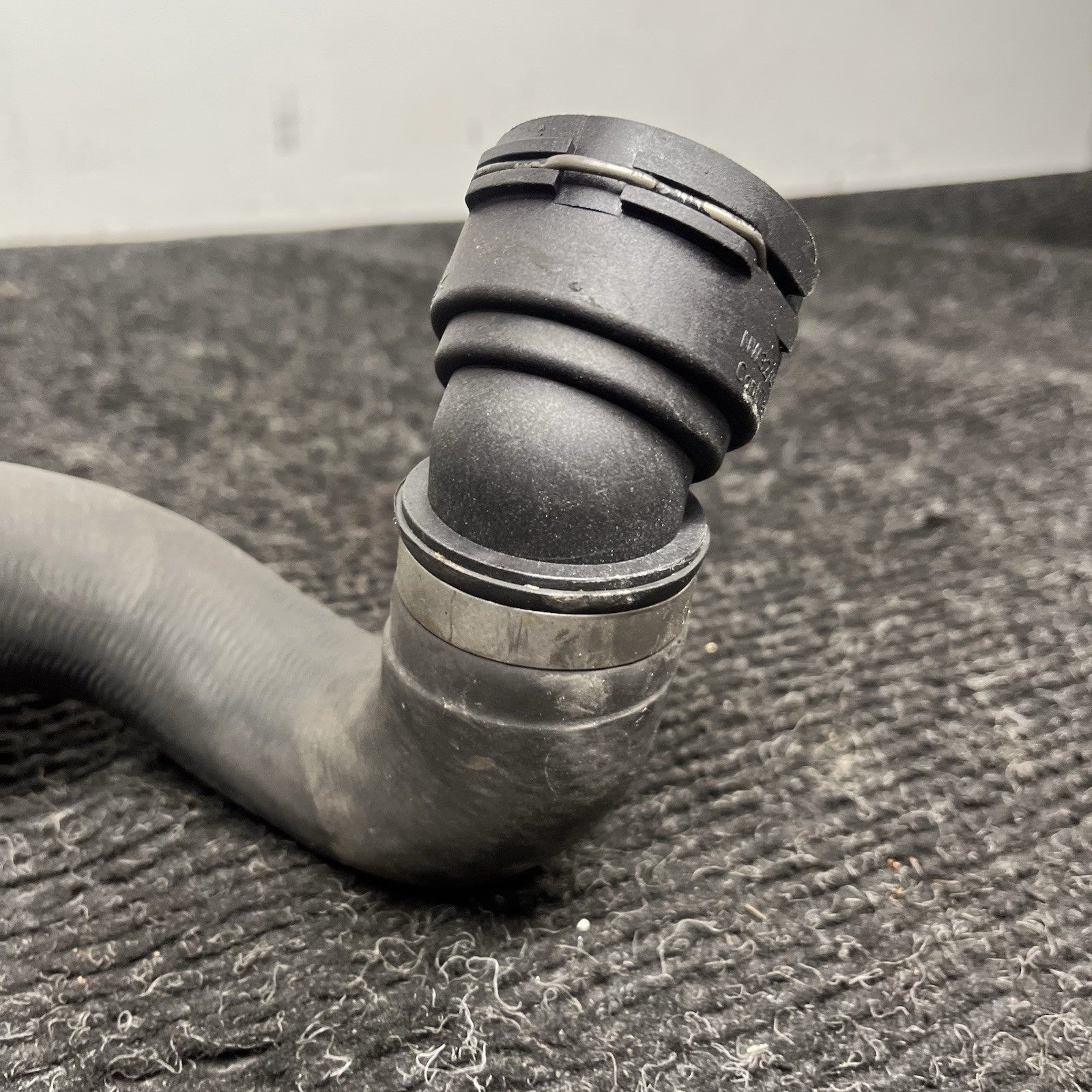 ☑️ 08-13 BMW E90 E82 Front Radiator Lower Coolant Inlet Hose Pipe 7532493 OEM