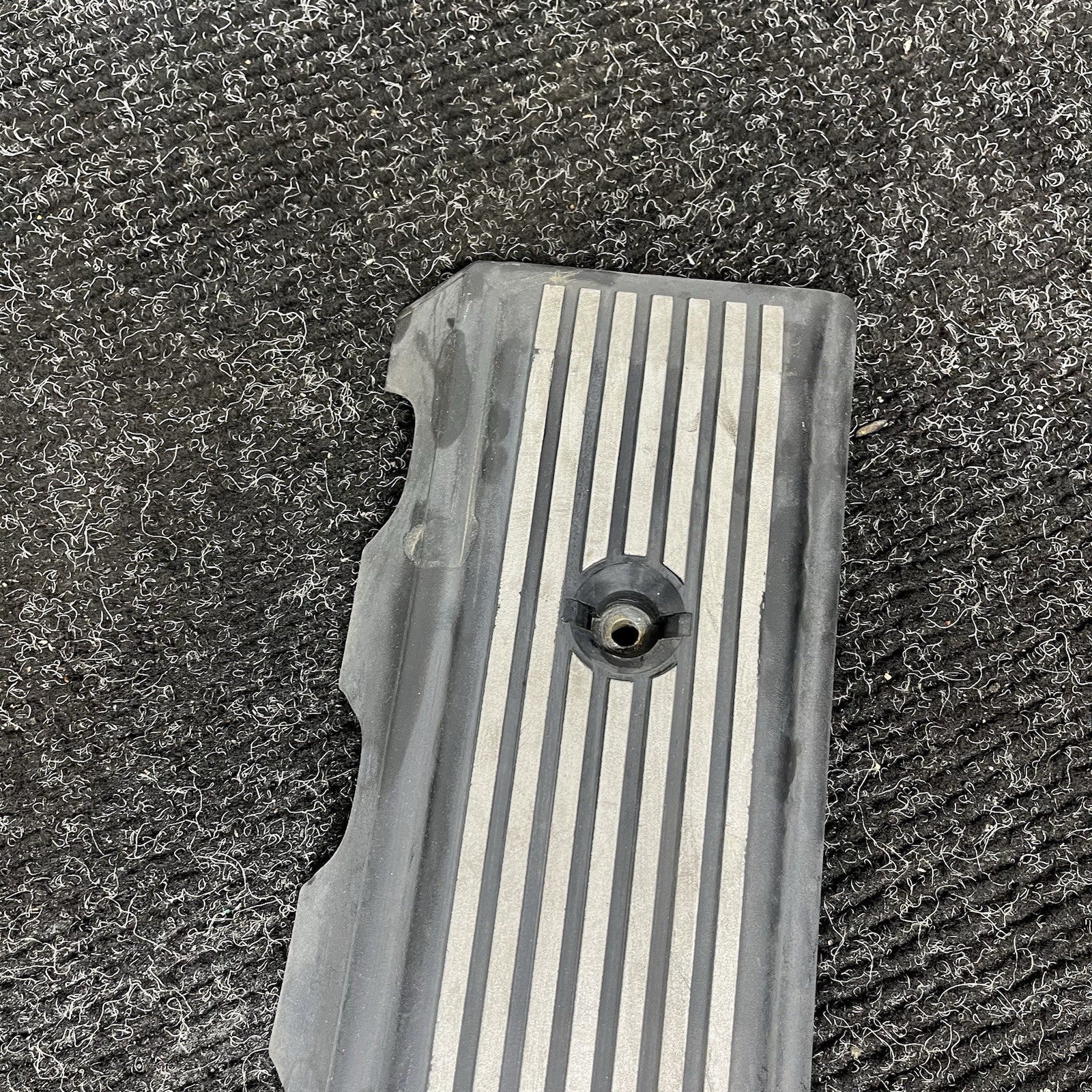 ☑️ BMW E36 Engine Fuel Rail Cover 1740160 M52 OEM 96-99 323 328 E39 528 Z3