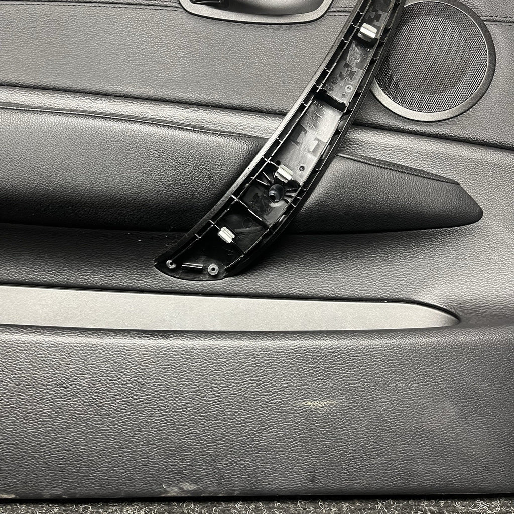 ☑️ 08-13 BMW E88 E82 135i 128i Front Driver Door Card Panel Vinyl Black