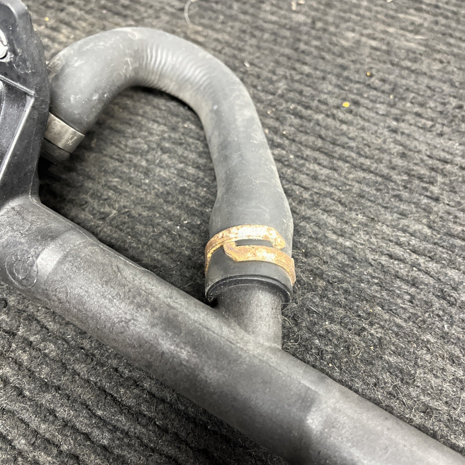 ☑️ 09-16 OEM BMW E89 Z4 35i DCT Radiator N54 Engine Coolant Pipe Hose Lower