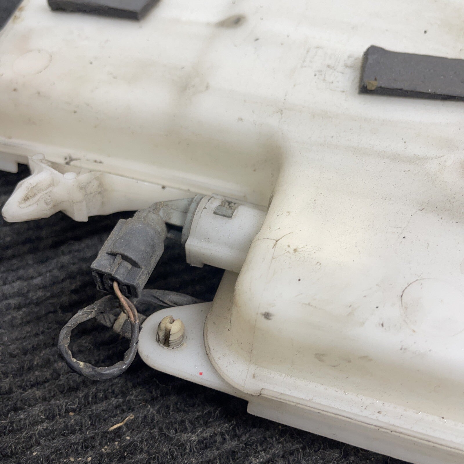 BMW E90 3-Series E82 1-Series Basic Factory Windshield Washer Fluid Bottle Tank
