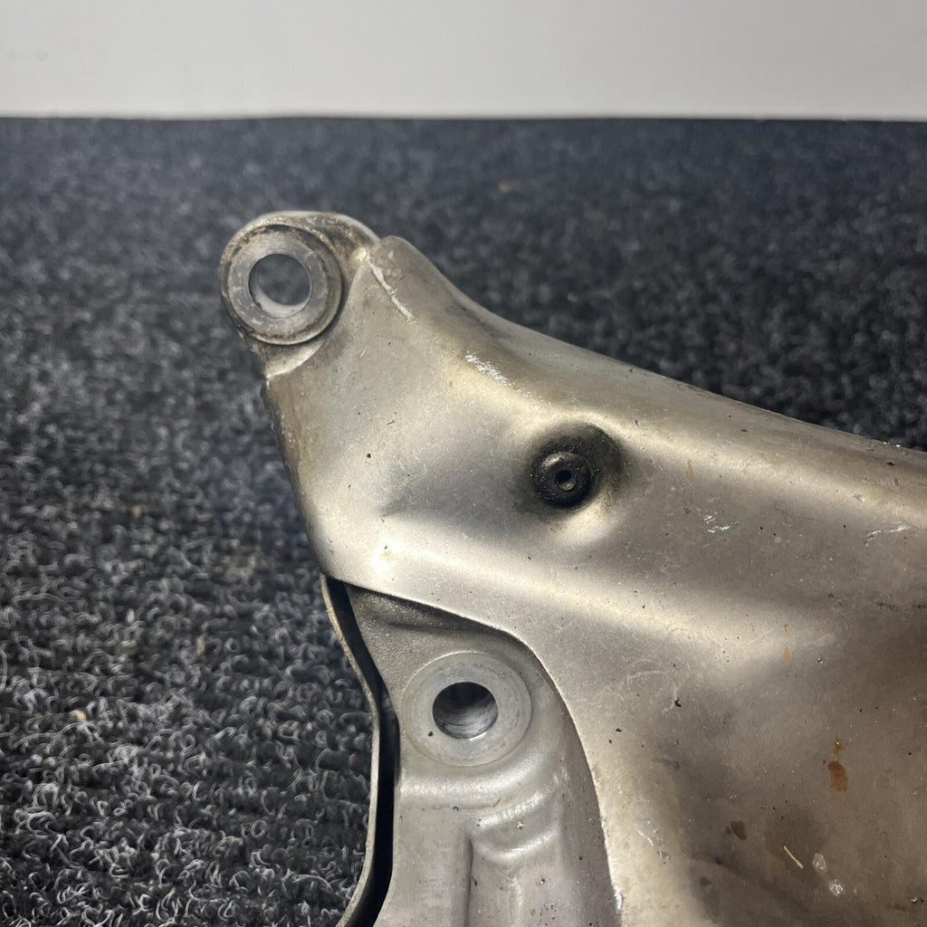 ☑️ 07-11 BMW E82 E88 E90 E92 135i 335i Right Passenger Engine Mount Bracket OEM