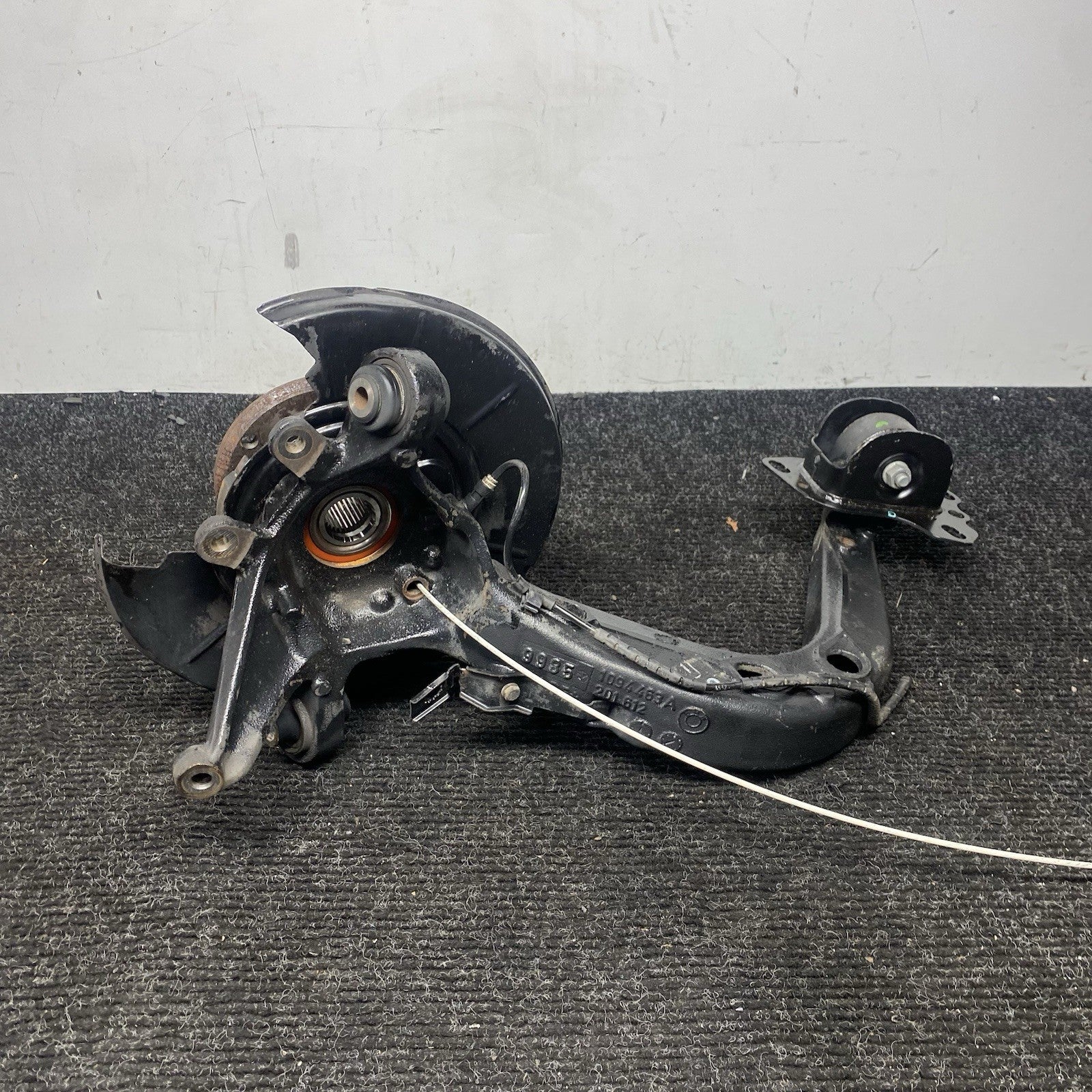 ☑️ 03-08 BMW E85 E86 Z4 Rear Left Driver Side Spindle Knuckle Hub w/ Shield OEM