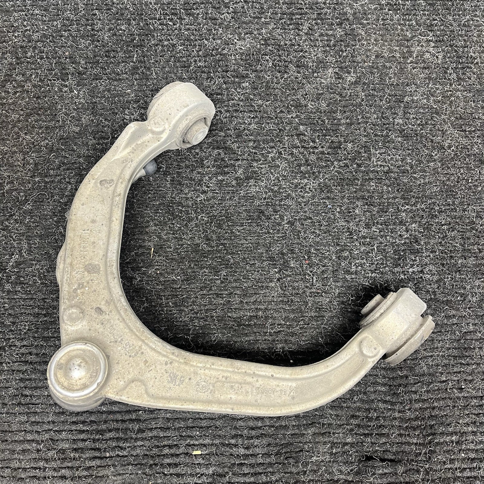 ☑️ 07-13 BMW X5 E70 LCI AWD FRONT LEFT DRIVER UPPER CONTROL ARM SUPPORT OEM